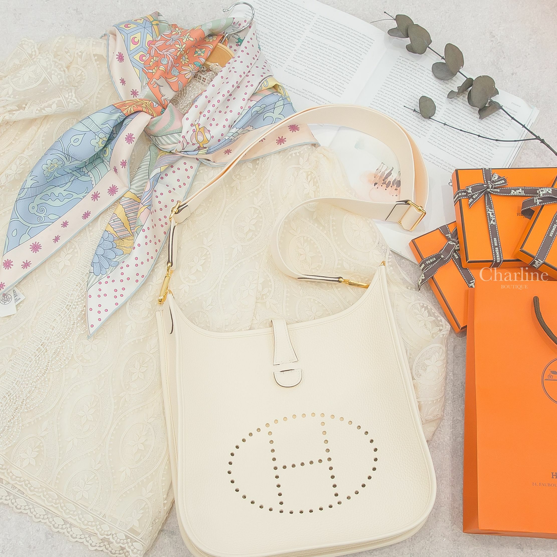 Hermès Evelyne 29cm I2 Nata Taurillon Clemence Z刻奶油白金釦白色背帶簍空洞洞肩背包-Charline Boutique 精品代購
