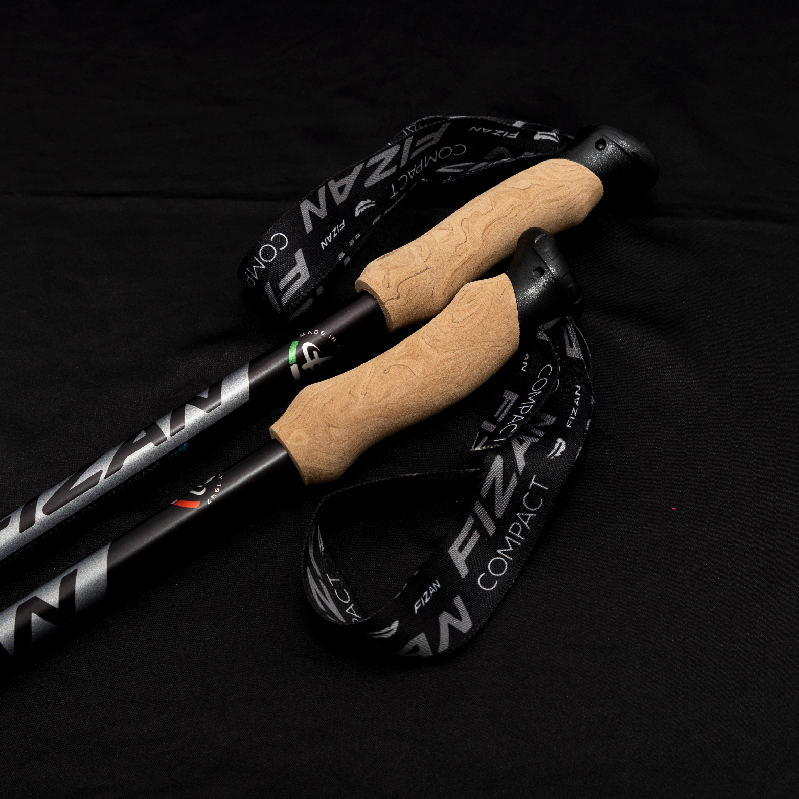 FIZAN COMPACT 4 行山杖 藍色（一支）