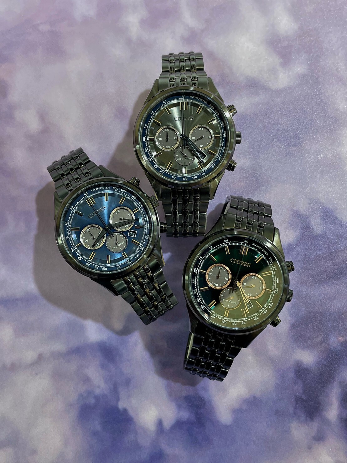 【CITIZEN 星辰】岩手縣光動能三眼計時男錶 CA4418-82L(藍) / CA4418-82X(綠) / CA4417-85H(灰) 41.7mm  現代鐘錶