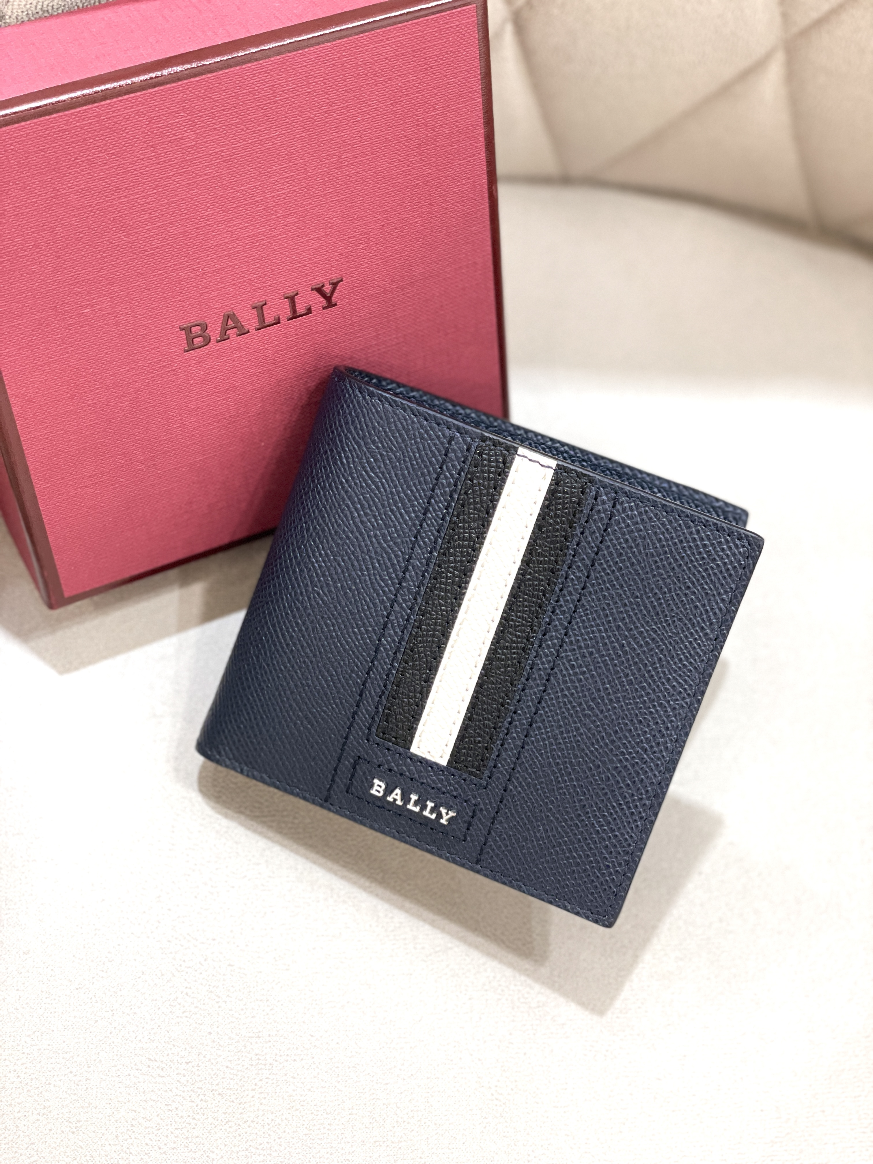 BALLY Grained Leather Wallet