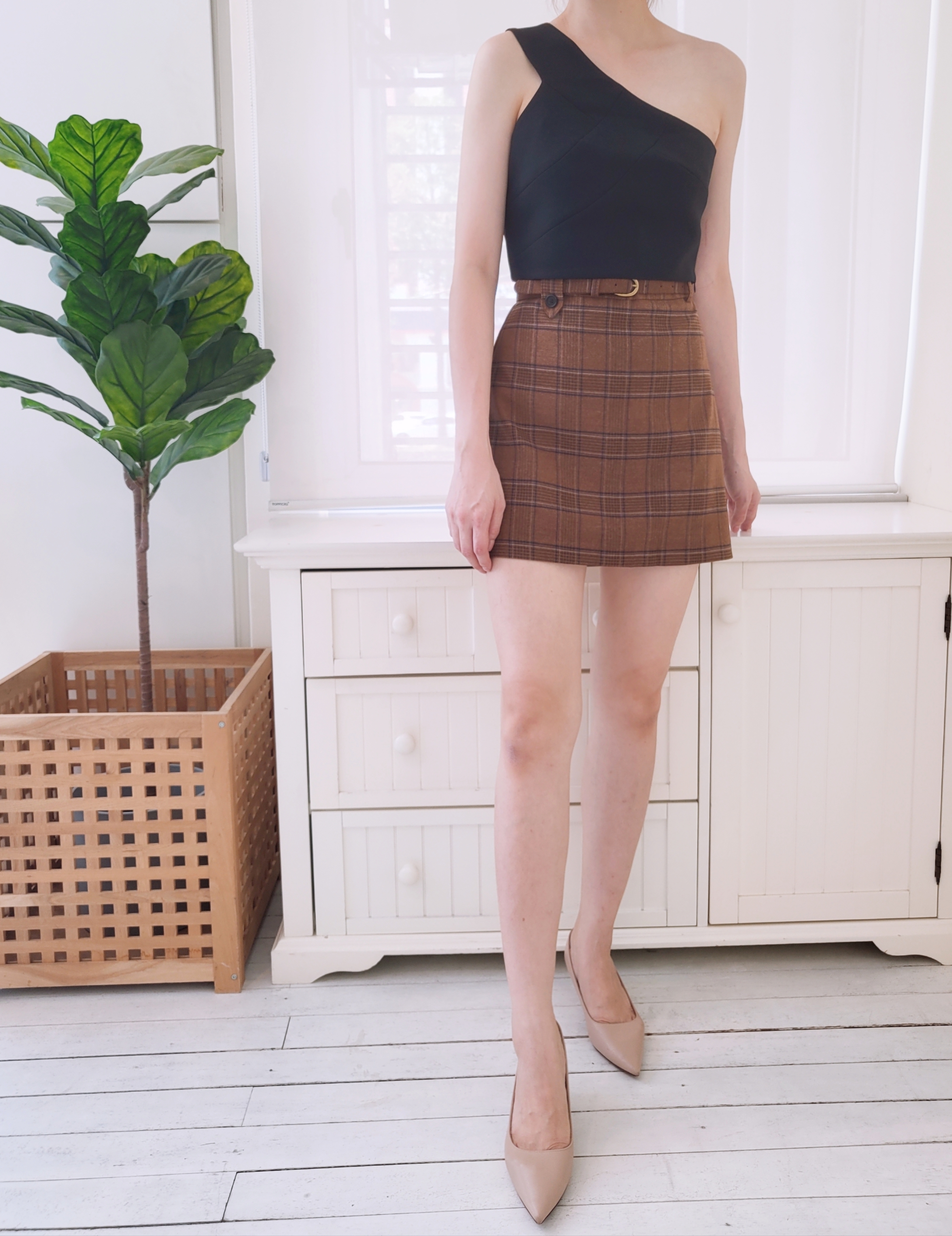 ONE SHOULDER CROP BLOUSE