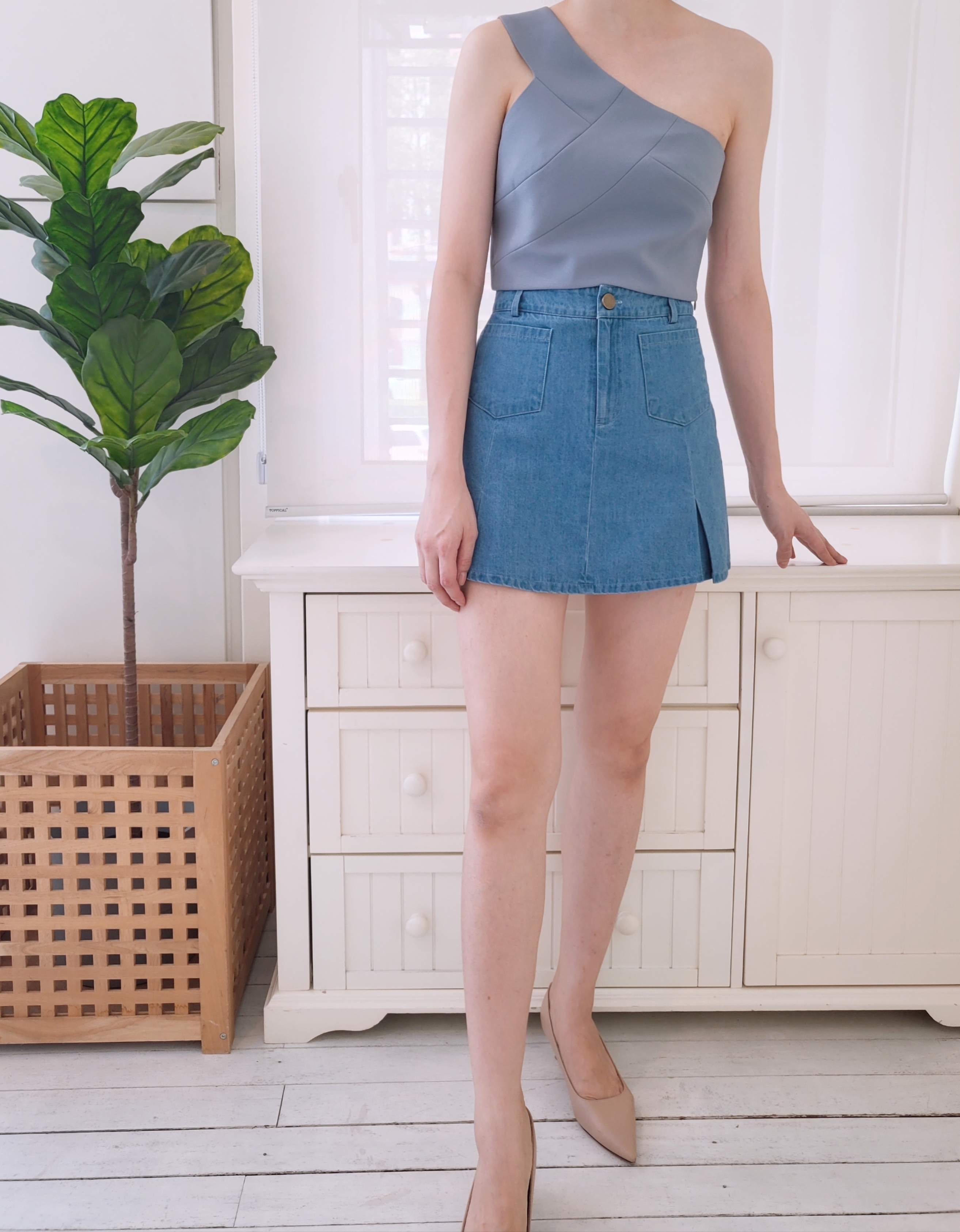 ONE SHOULDER CROP BLOUSE