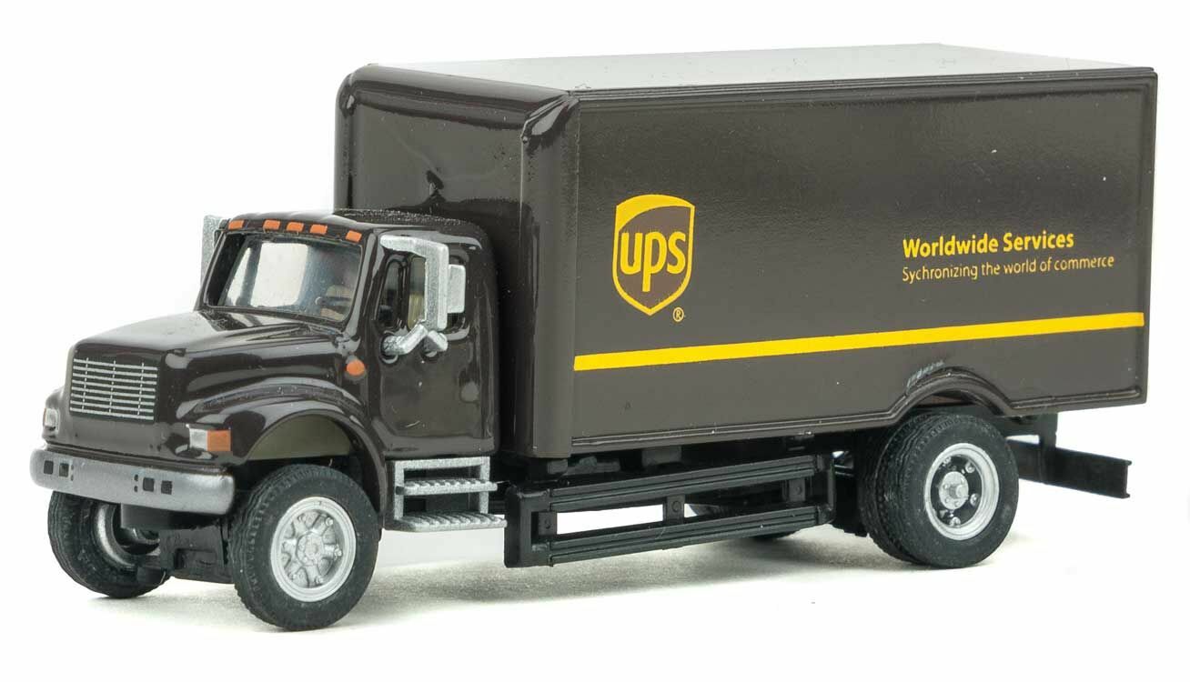 SceneMaster 949-11294 HO Scale International(R) 4900 Single-Axle Box Van - Assembled -- United Parcel Service (Modern Shield Logo; brown, yellow)
