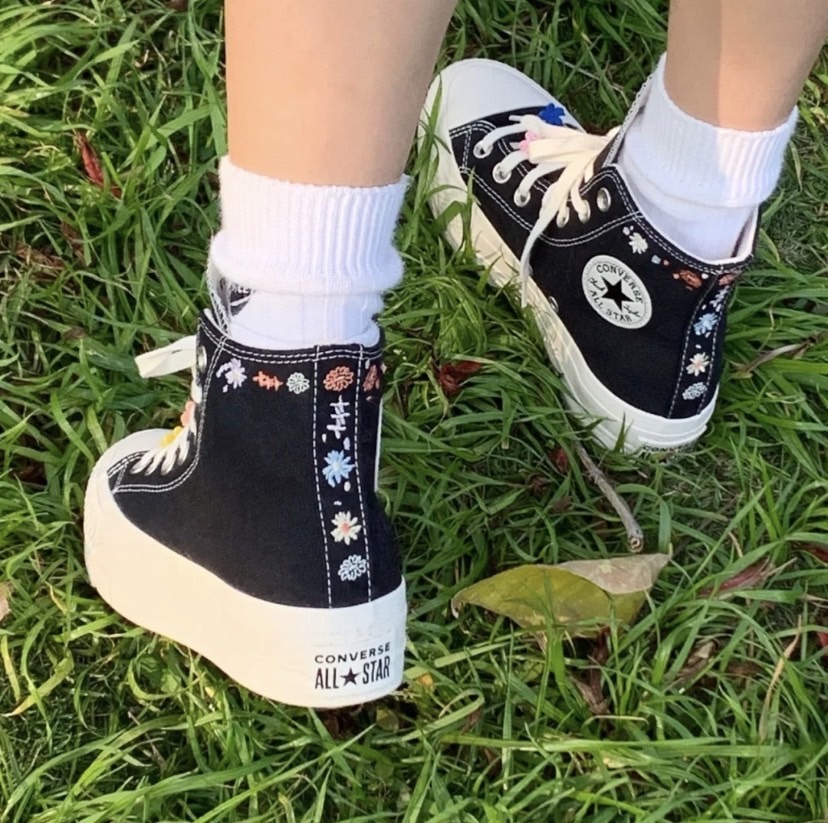 Converse Chuck Taylor 刺繡春日小花花 高筒厚底黑