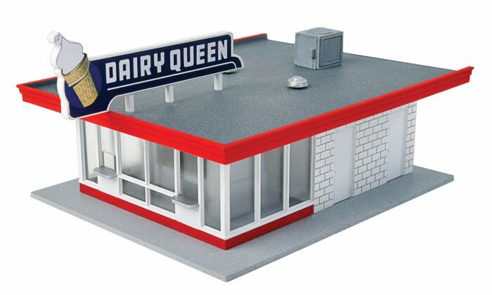 Walthers  933-3484 HO scale Vintage Dairy Queen