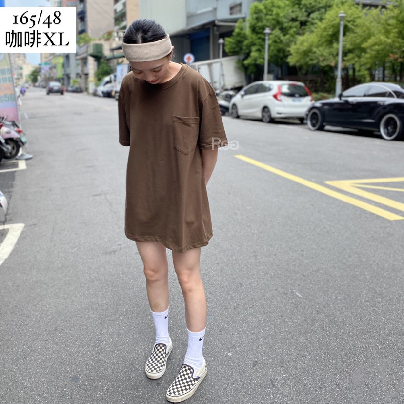 台灣製純棉素面口袋短T咖啡XL實穿照