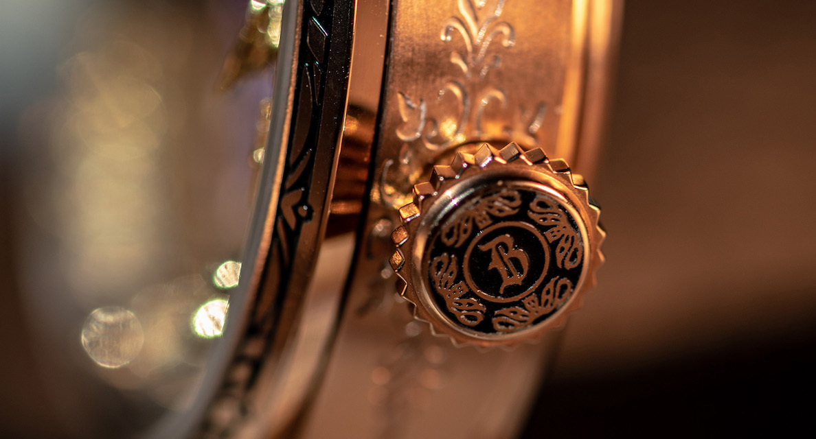 錶冠上方紋路填色完整呈現於直徑0.7公分內-歐洲精品工藝級《聖喬治與龍》哥德式機械錶