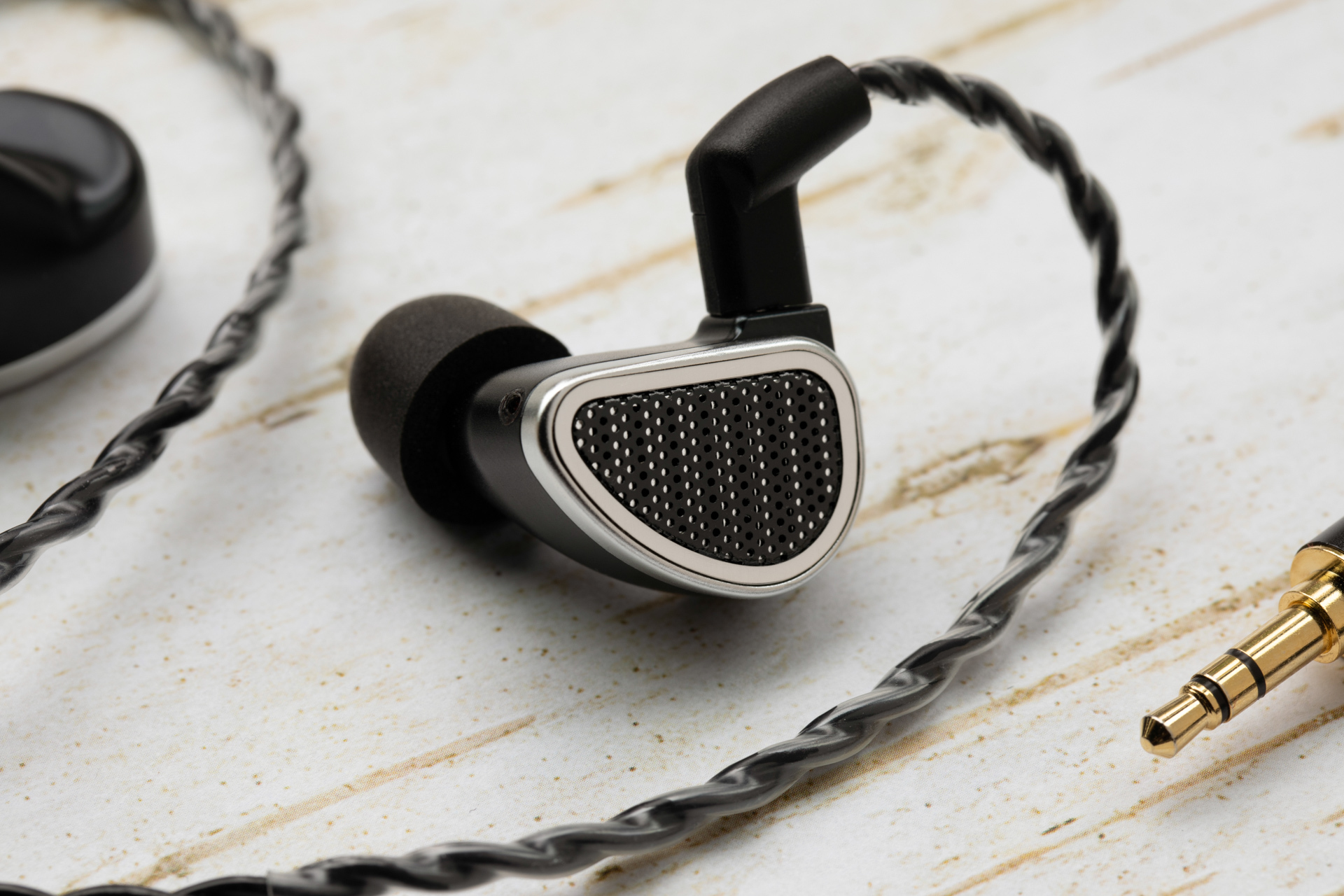 64 Audio DUO 入耳式耳機