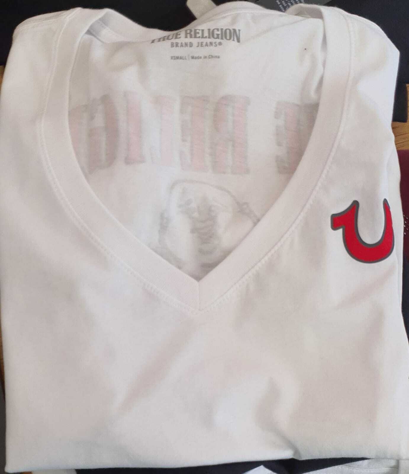 [U] TRUE RELIGION BUDDHA DEEP V TEE,WHITE, 203983-WHITE (UTR22)