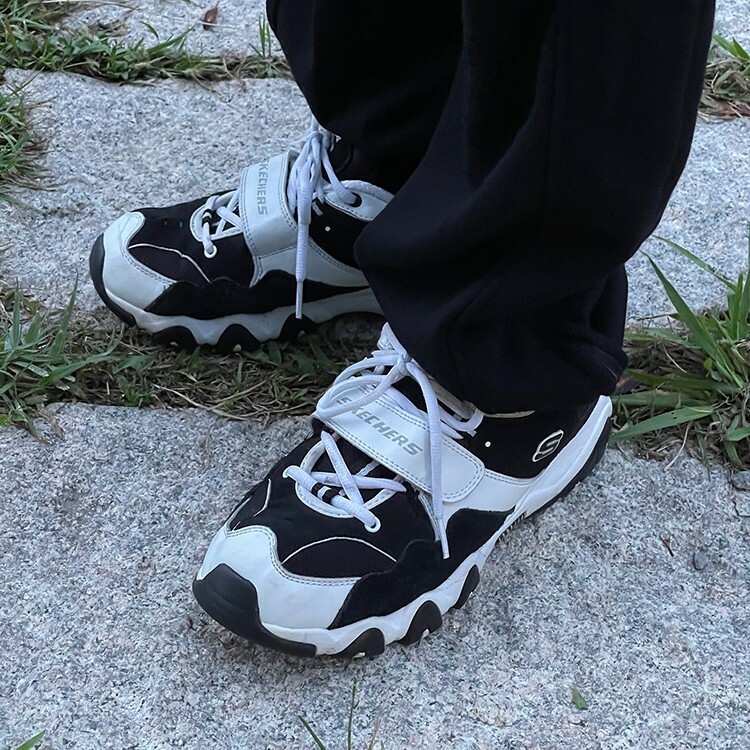 VINTAGE SKECHERS SHOES