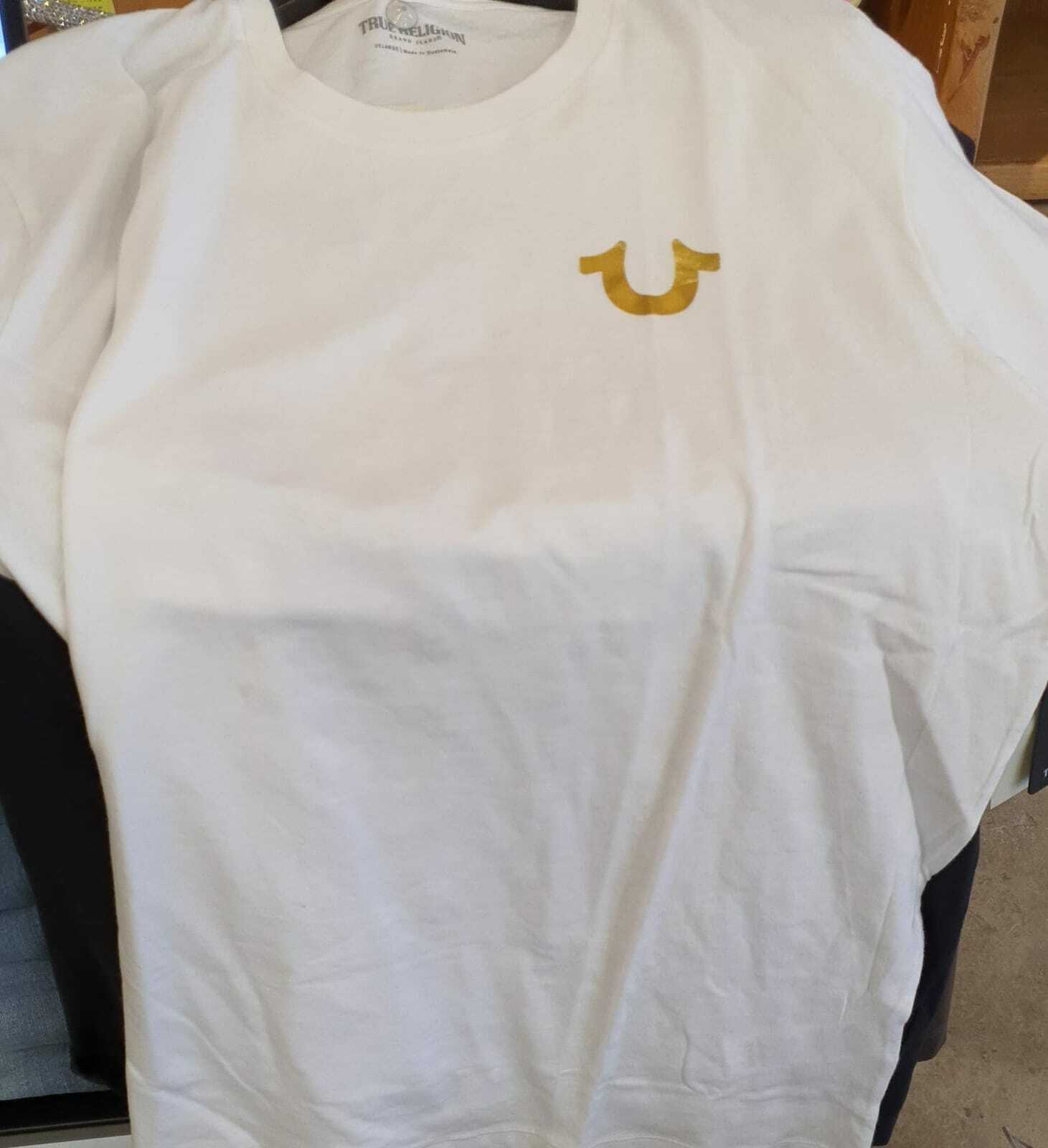 [U] TRUE RELIGION GOLD OUTLINE BUDDHA LGO SS CREW TEE, WHITE, M4O8U24EUF-WHITE (UTR31)