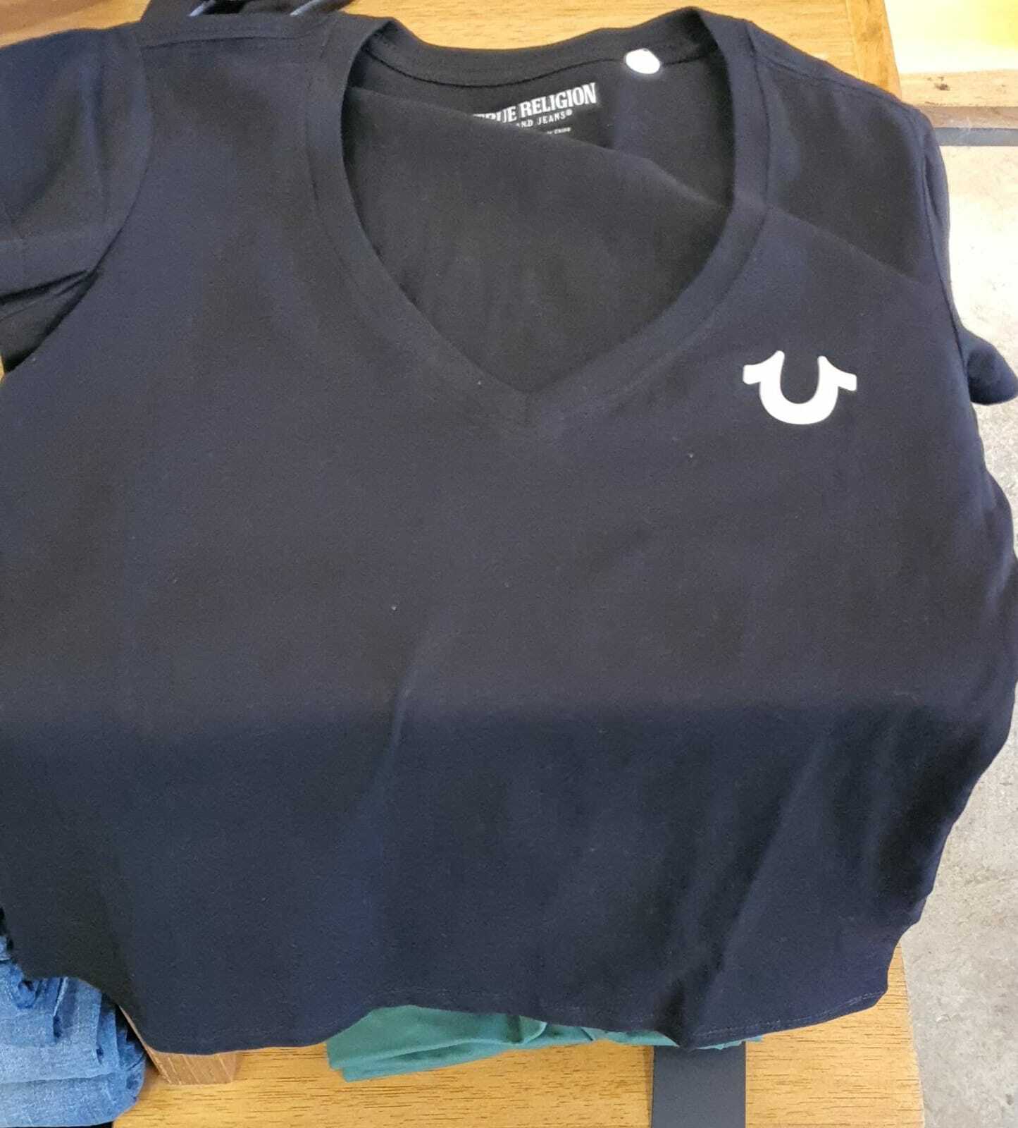 [U] TRUE RELIGION CRAFTED TRUE SLIM V NECK TEE,BLACK, 205513-JET BLACK (UTR41)