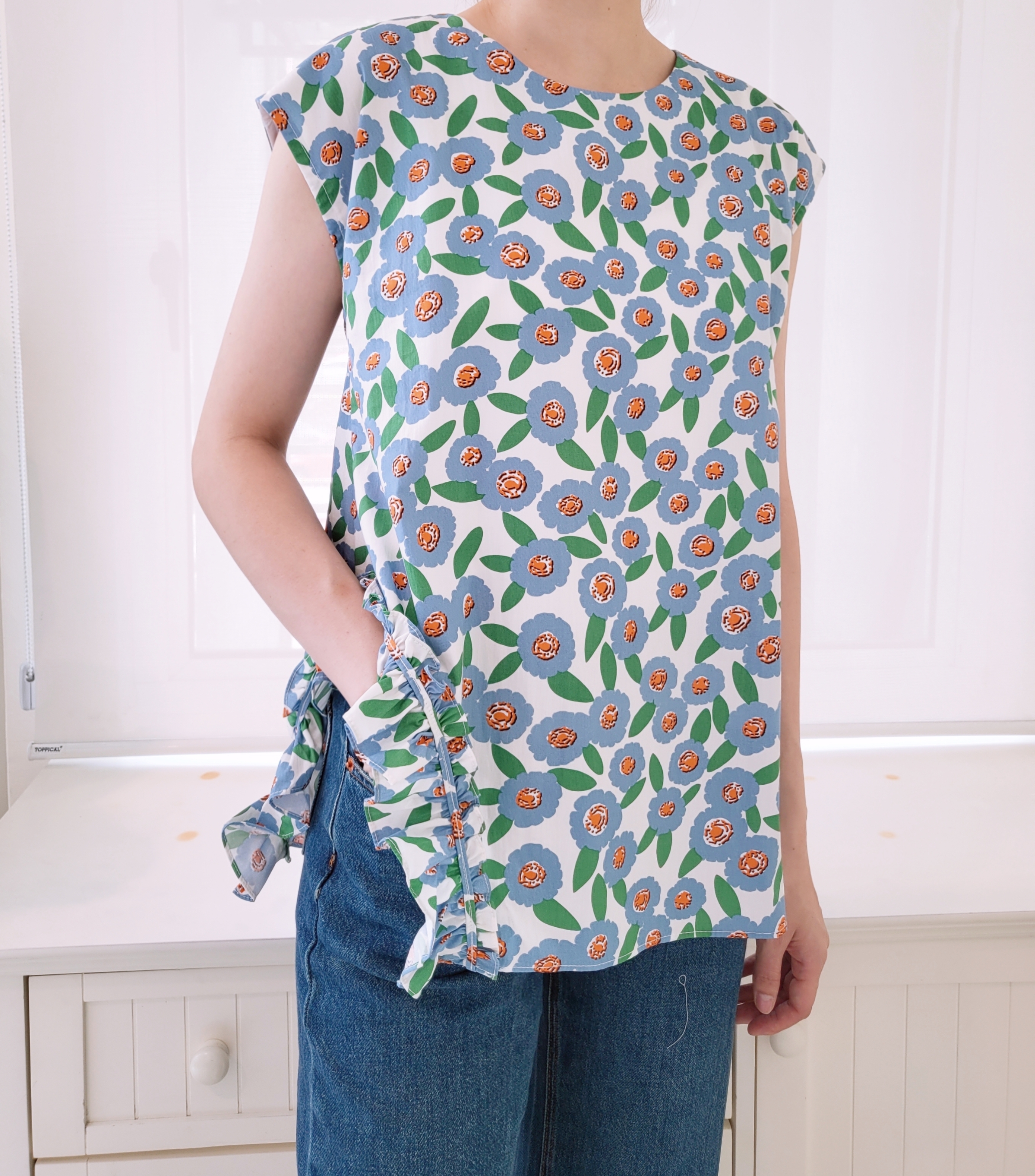 FRILLS FLOWER PRINT BLOUSE