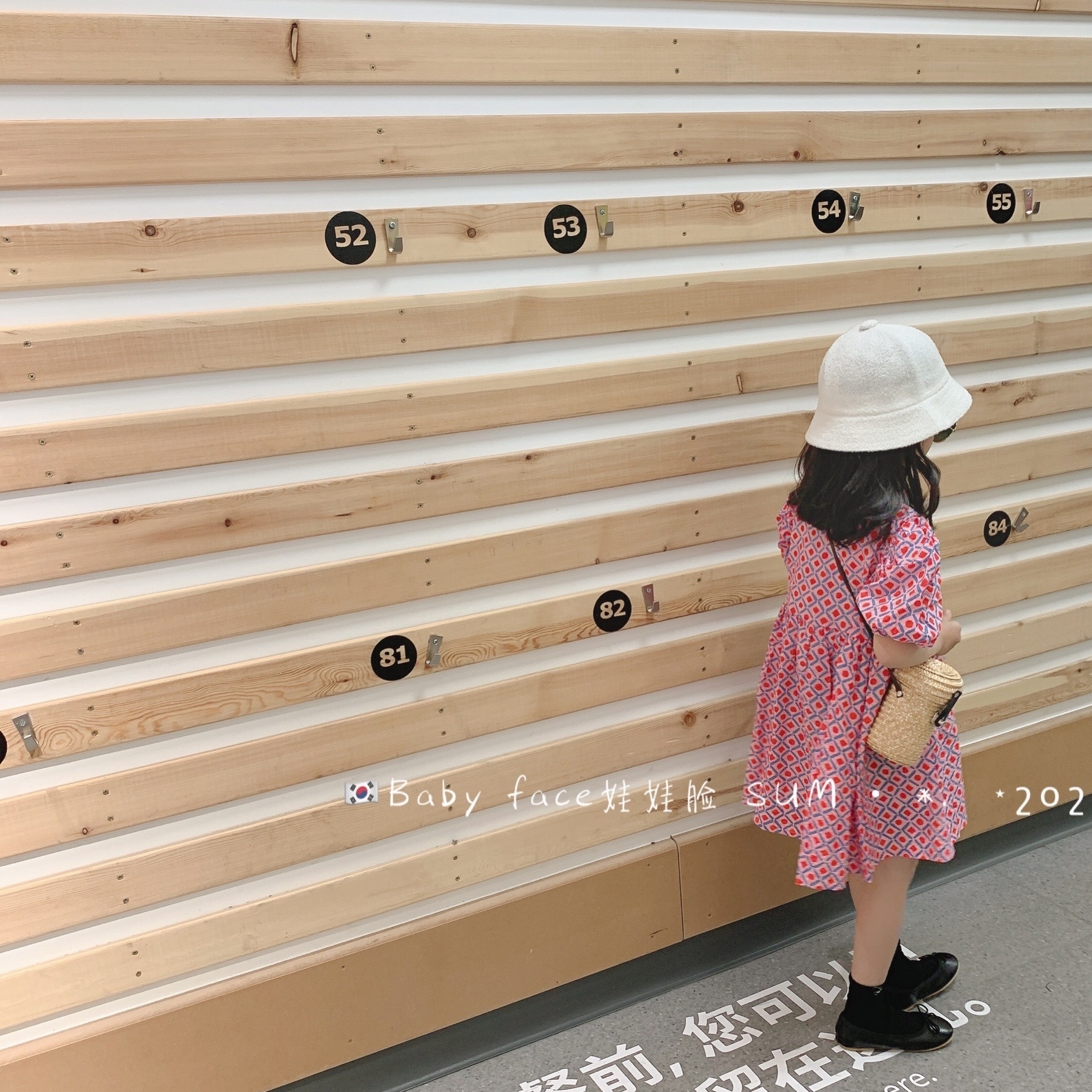 復古泡泡澎袖紅格洋裝