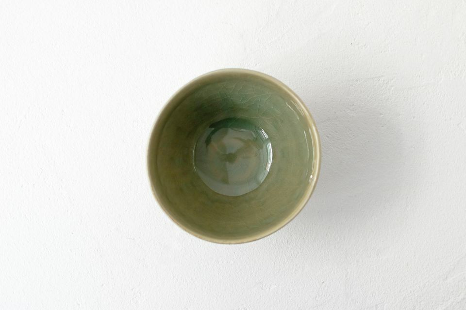 志村睦彦-青磁陽刻蓮花瓣缽