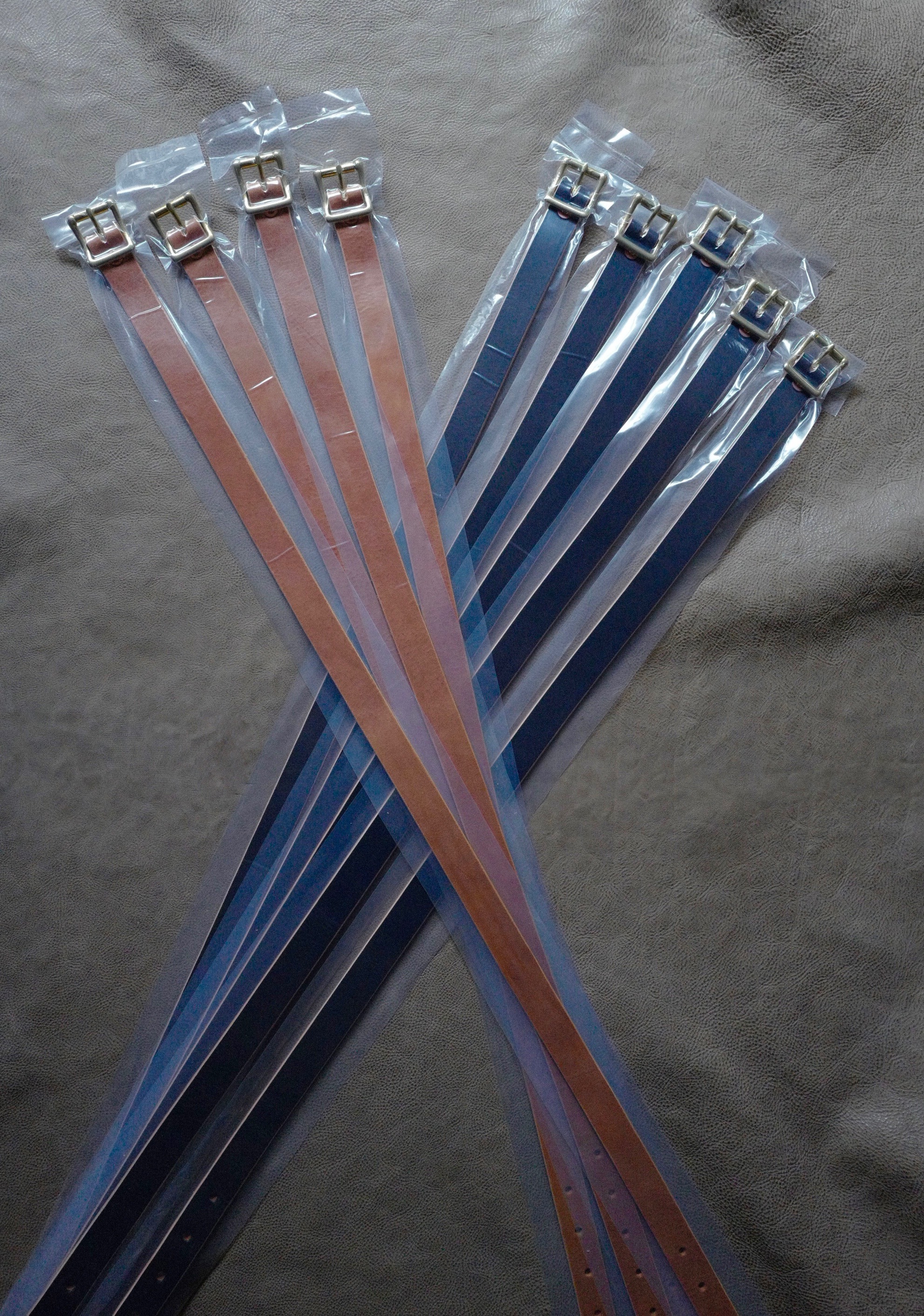 S.F.K 窄幅植鞣牛革皮帶 （茶芯黑、透染黑、原皮色、焦糖色）/belt 須事先詢問現貨數量