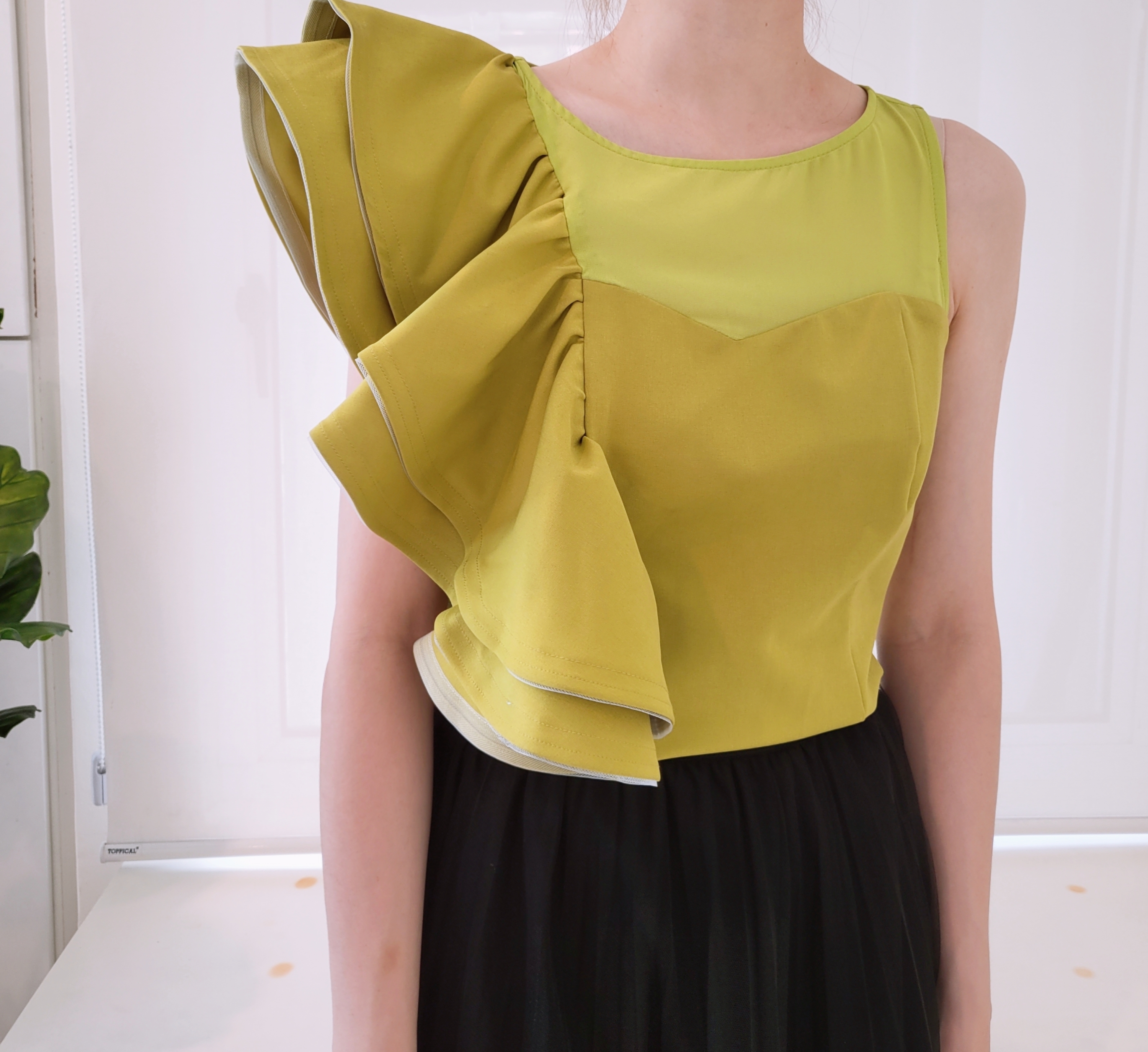 SOLID RUFFLED CROP BLOUSE