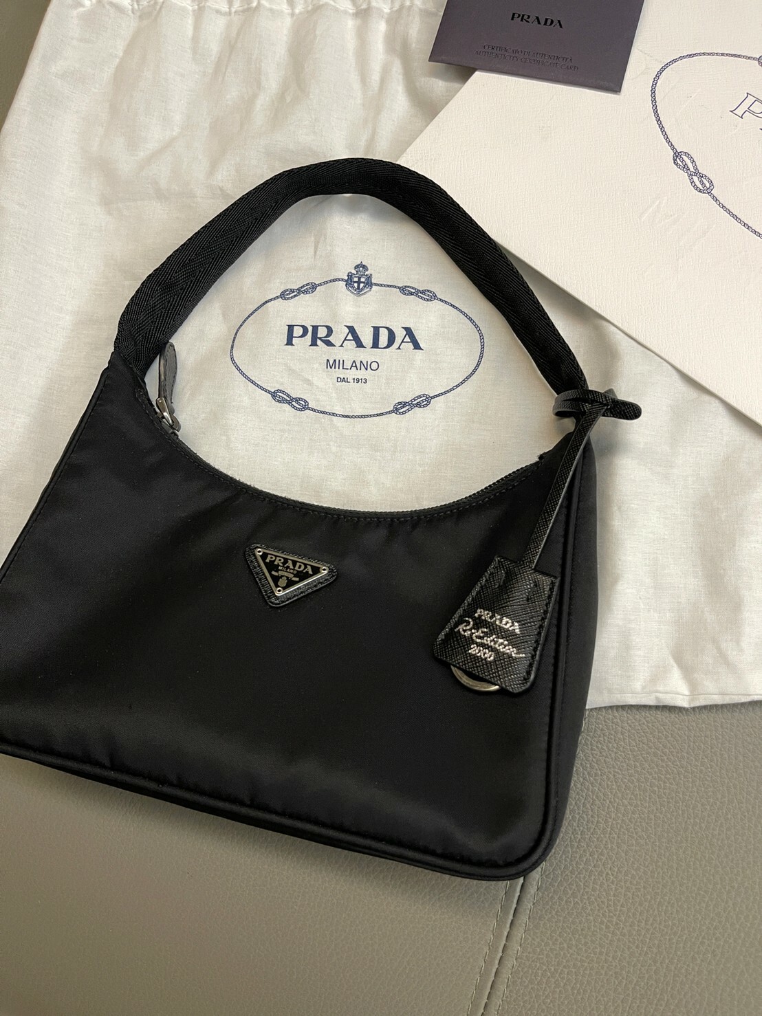 PRADA 經典款 尼龍三角Logo手提包 晚宴包 腋下包