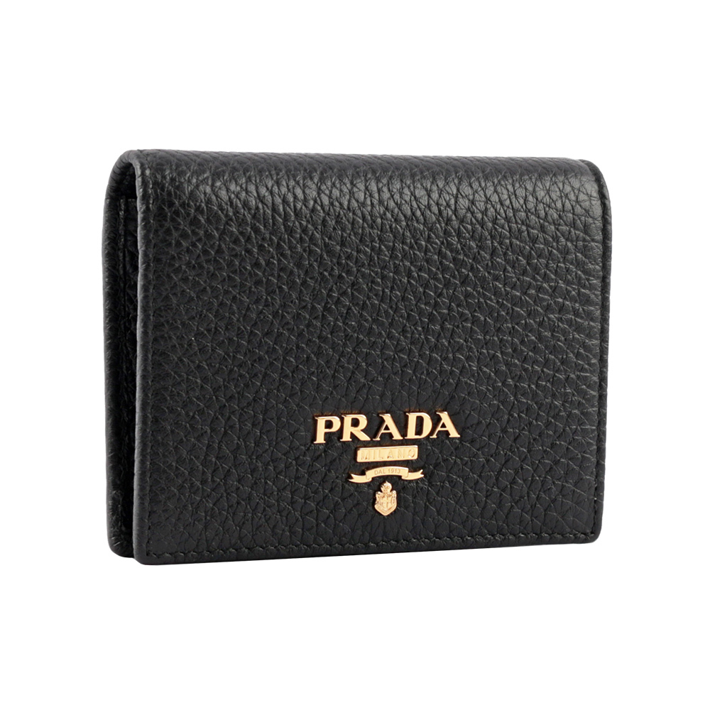 【Prada】浮雕Logo荔枝皮革二折短夾(黑色)