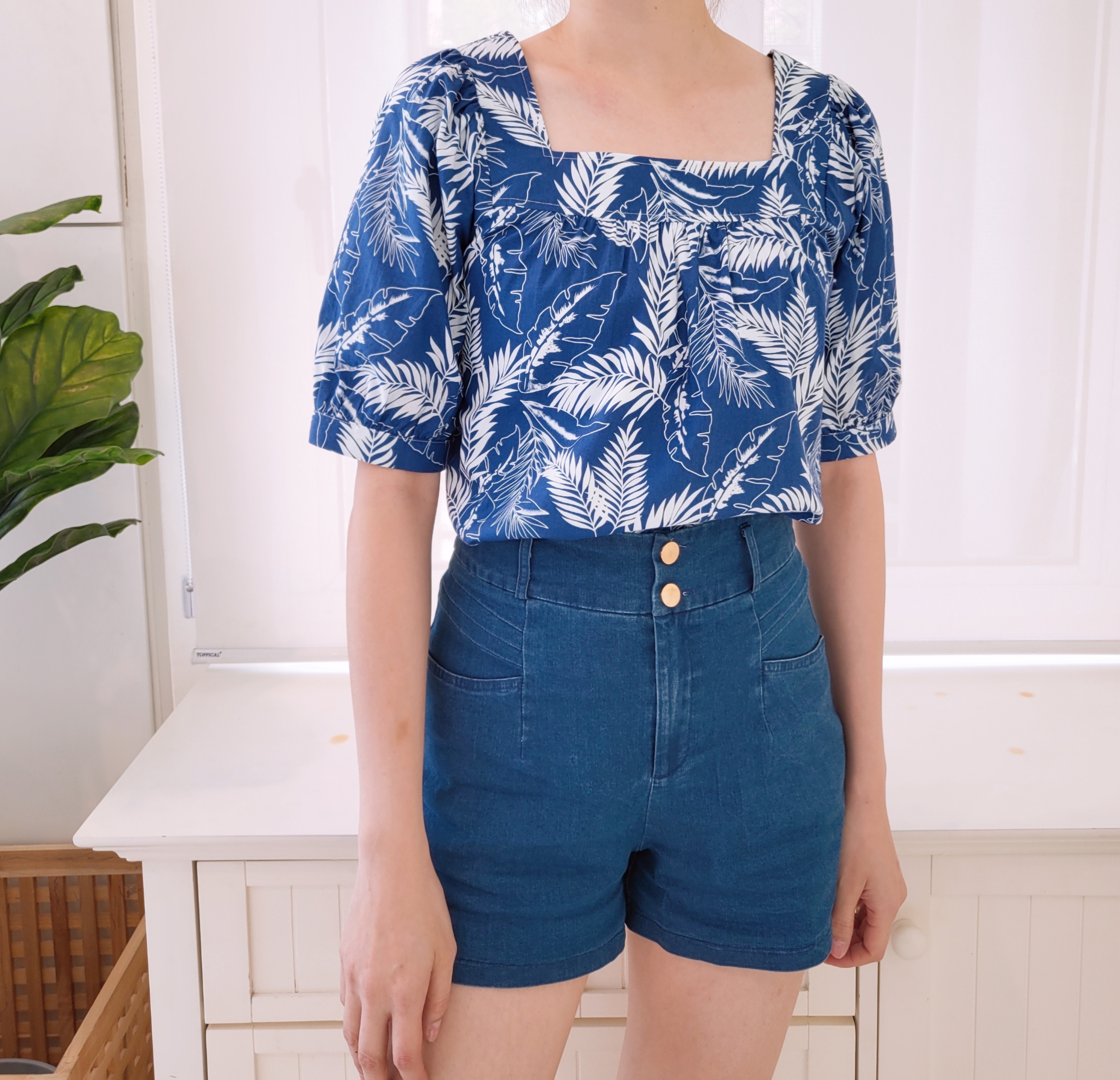 LEAVES PRINT S/SLEEVE BLOUSE