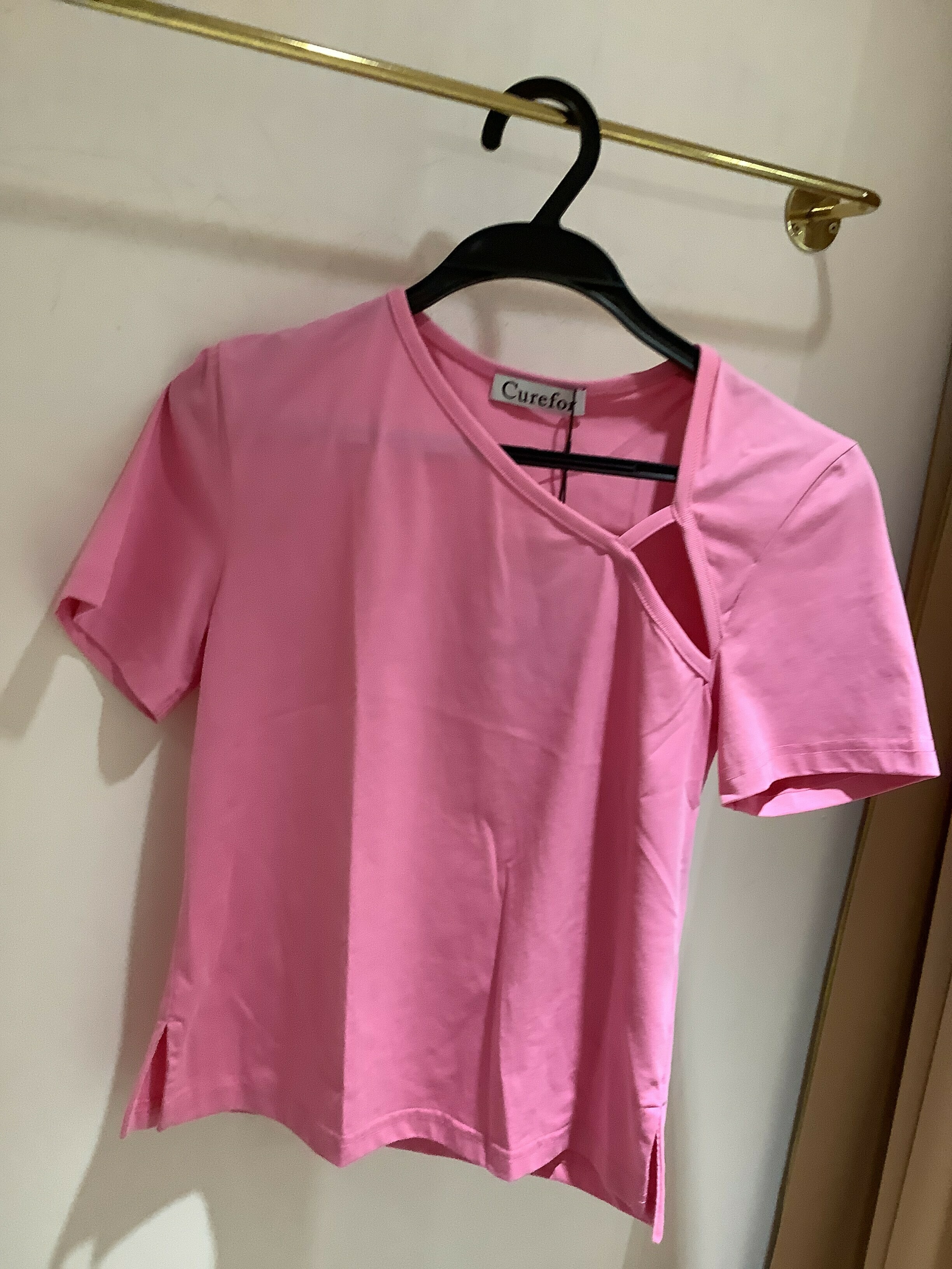 不規則領設計短上衣