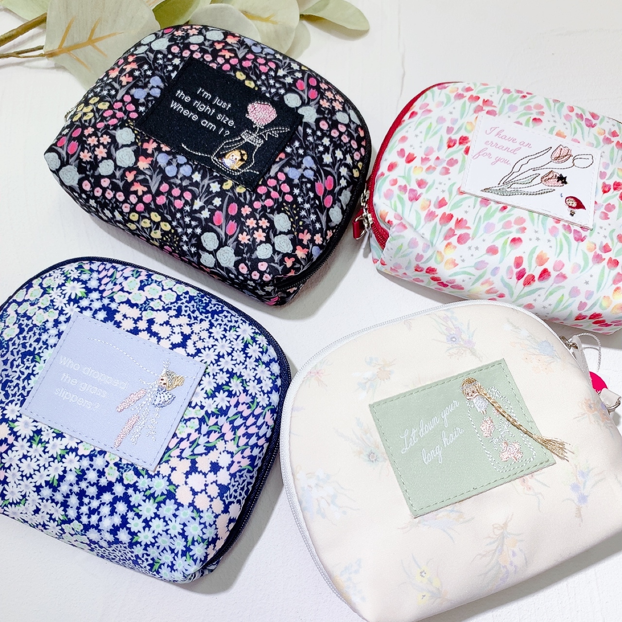 [日本]公主刺繡化妝收納袋(小紅帽/小魚仙/愛麗絲/長髮公主)