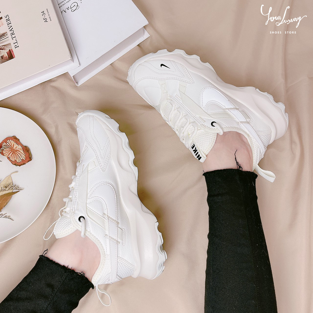 【Luxury】限時下殺 Nike TC7900 米白 小白鞋 女鞋 全白 厚底增高 反光 乳白 老爹鞋 休閒鞋 黑白 新款