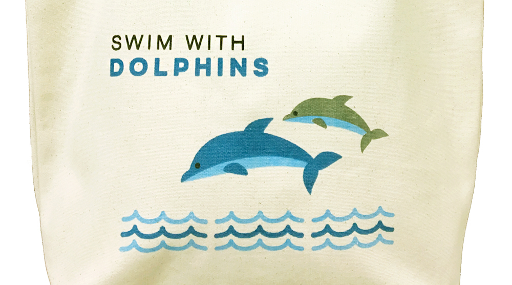 布袋拉鏈與海豚游泳