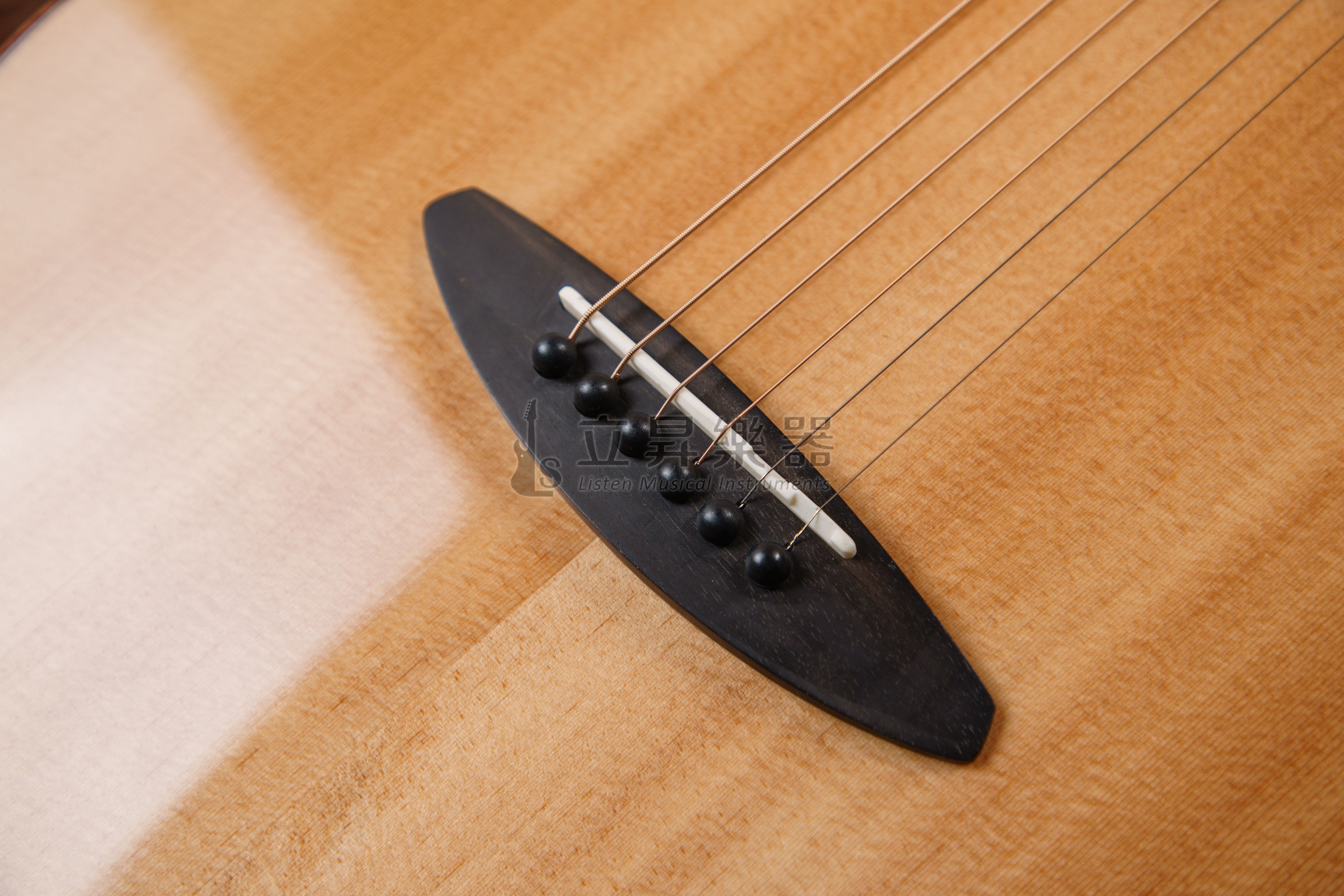 aNueNue aNueNue M52 原聲款 36吋 旅行吉他 西加雲杉木面單 附原廠豪華加厚琴袋 第 3 張圖片｜三峽吉他 / Bass