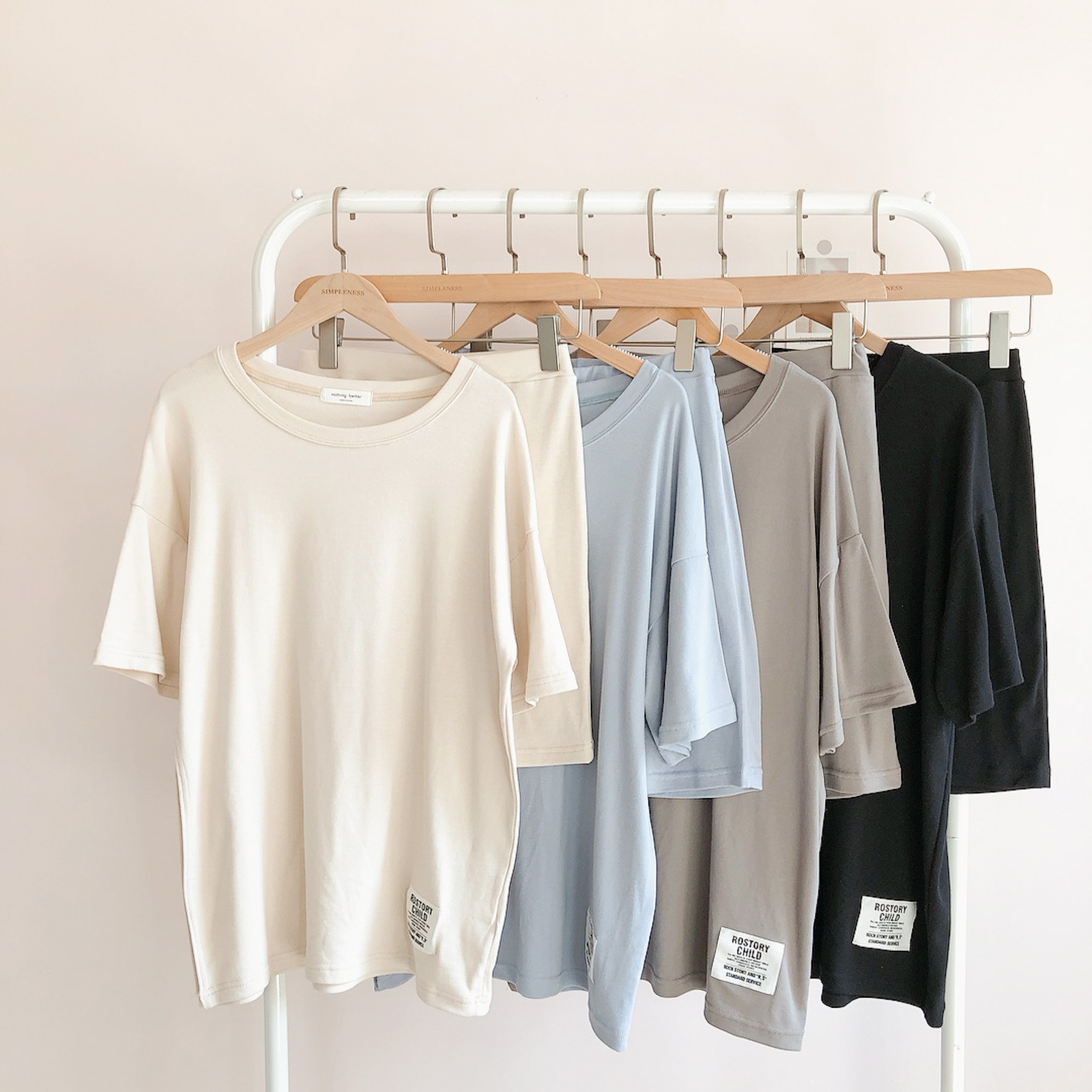 現貨🚚正韓🇰🇷顯身材小心機標籤側開衩五分褲運動套裝(上衣+褲子)💕共4色