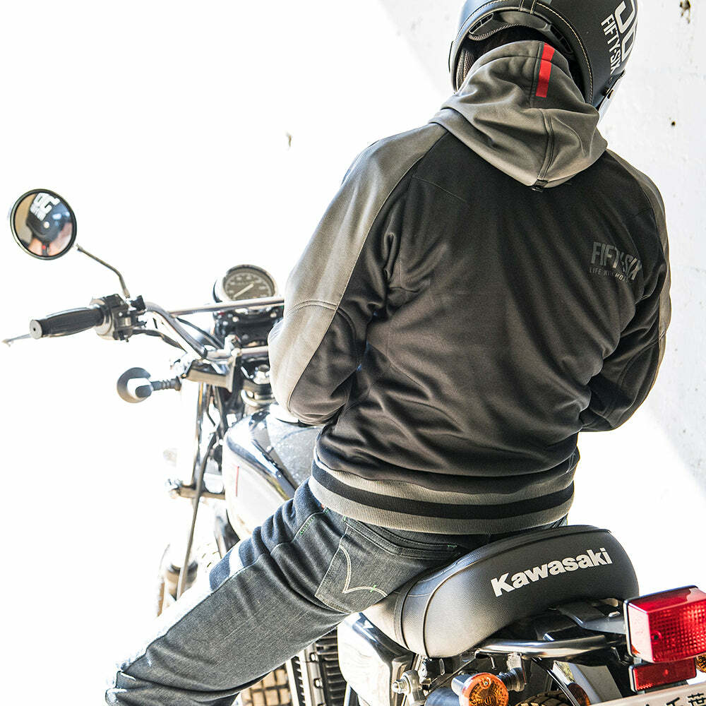 56DESIGN x KUSHITANI 聯名外套，適合騎士與日常穿搭