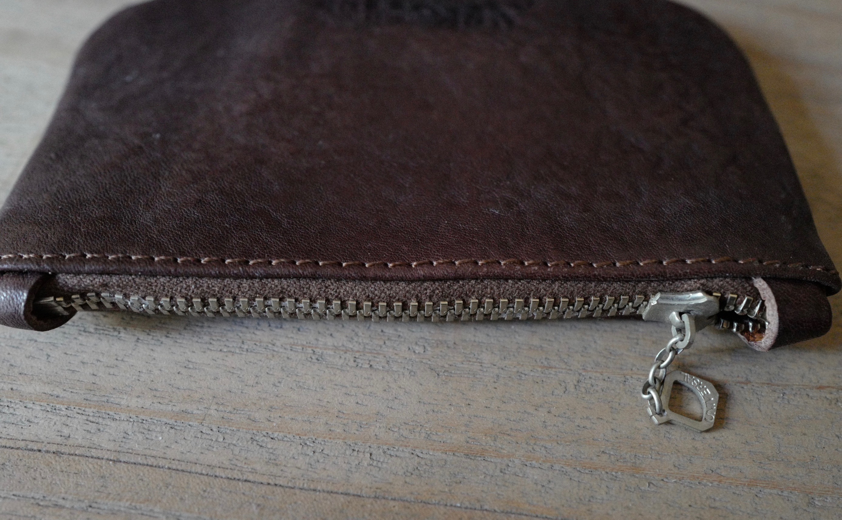 S.F.K  義大利植鞣牛革鎚擊紋 Dark Brown 小物包 (special Leather Pouch Dark Brown) 須事先詢問現貨數量