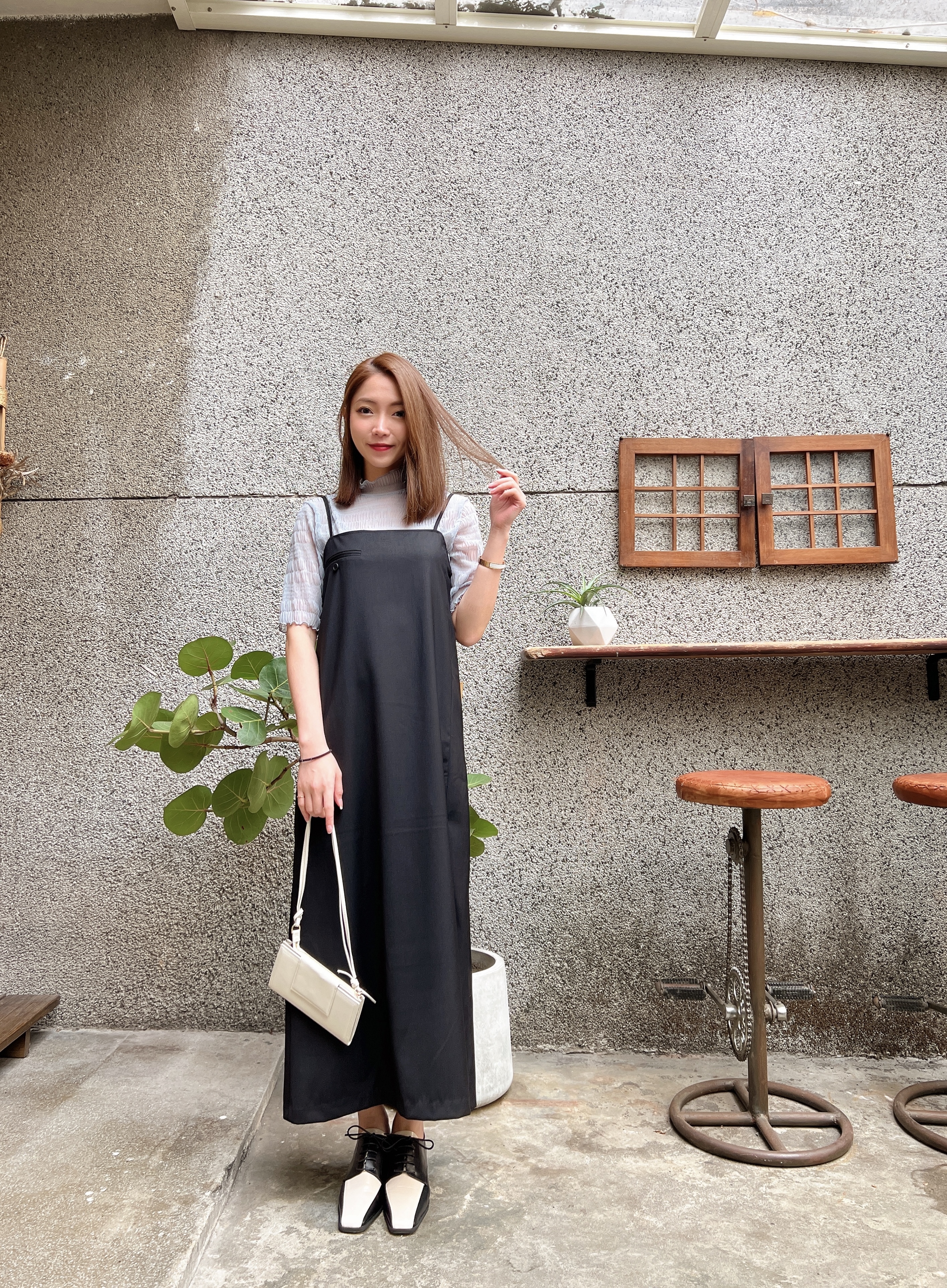 高質感黑系小惡魔開衩細肩洋