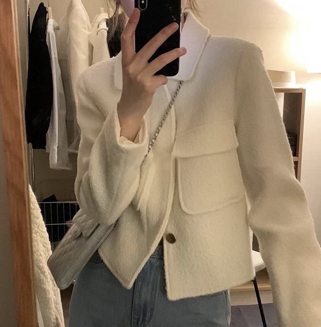 ᴋᴏʀᴇᴀ🇰🇷<現貨> 純色小香風微短版外套