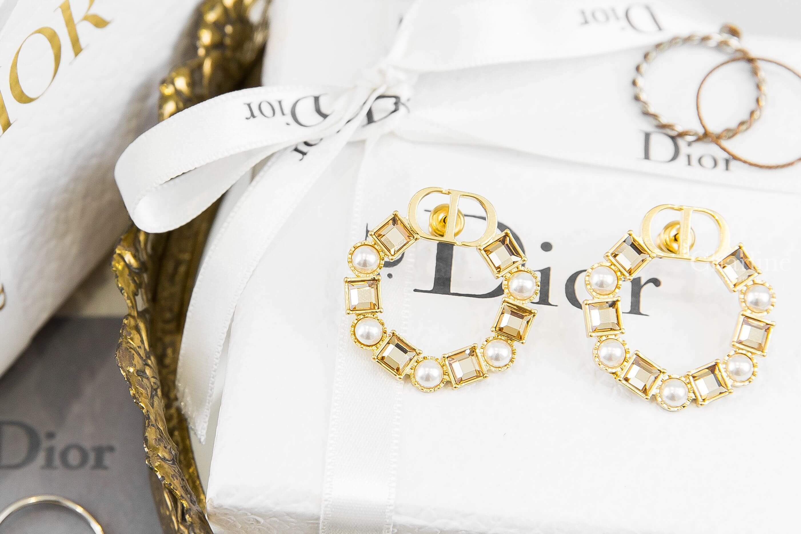 Dior Petit CD Earrings 金色CD白色珍珠香檳金水晶圓形耳環-Charline Boutique 精品代購