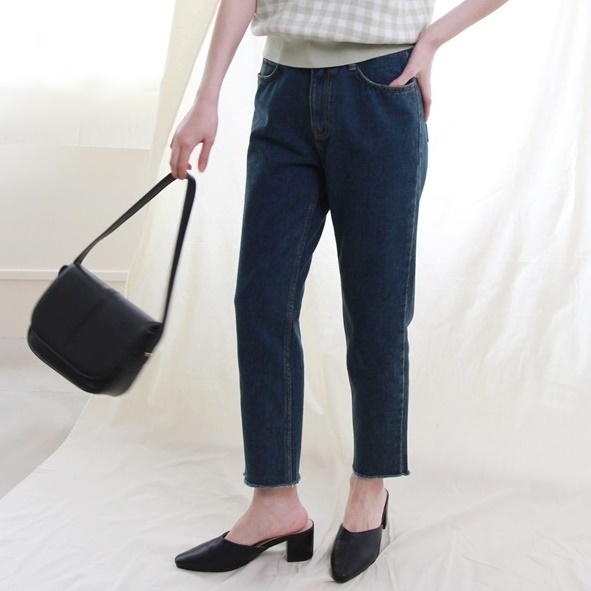 MW02 顯瘦感不修邊牛仔褲 深藍