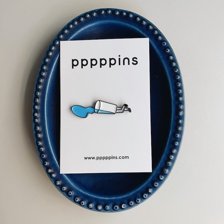 跌倒水杯 琺瑯別針 胸章｜pppppins