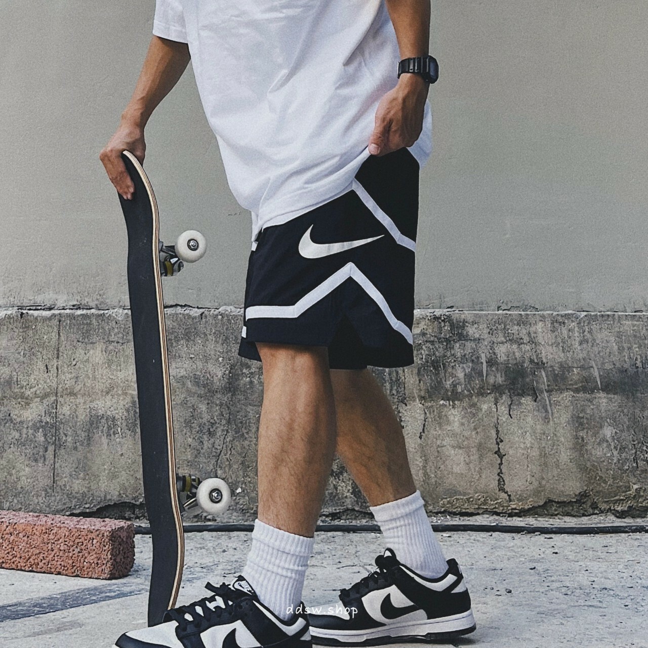 Nike 短褲 黑白大勾 滑布 籃球褲 運動短褲 黑色 CT4622-010