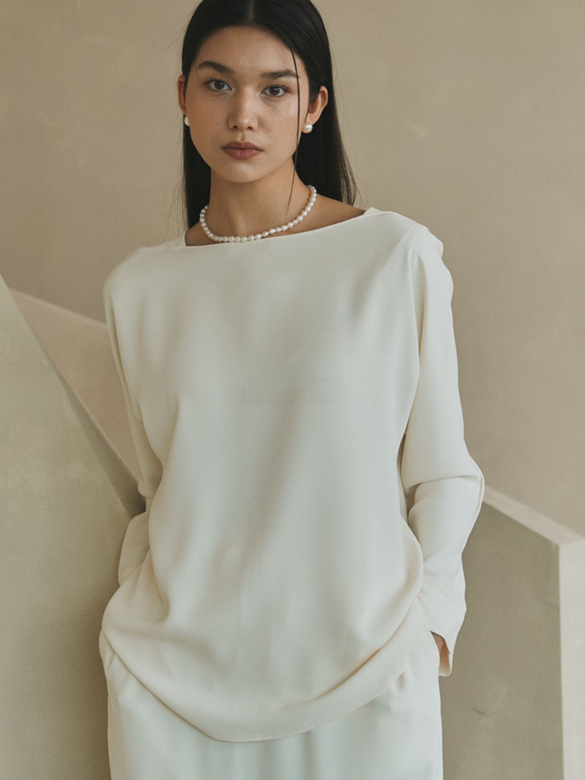 輕盈絲質質感精緻上衣 [ 2色 / Free ]