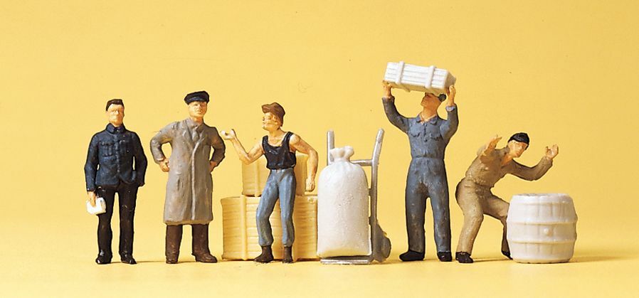 Preiser 14147 HO scale, At the goods shed