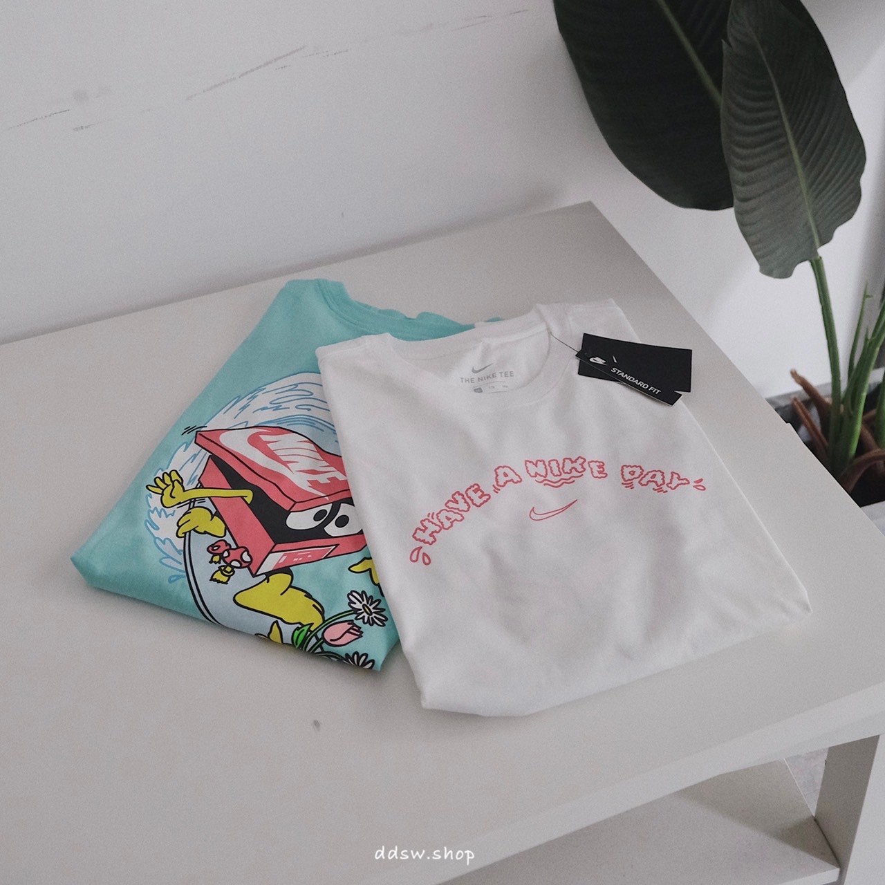 Nike Sportswear Have a nike day 短袖 背後塗鴉 白色 湖水綠