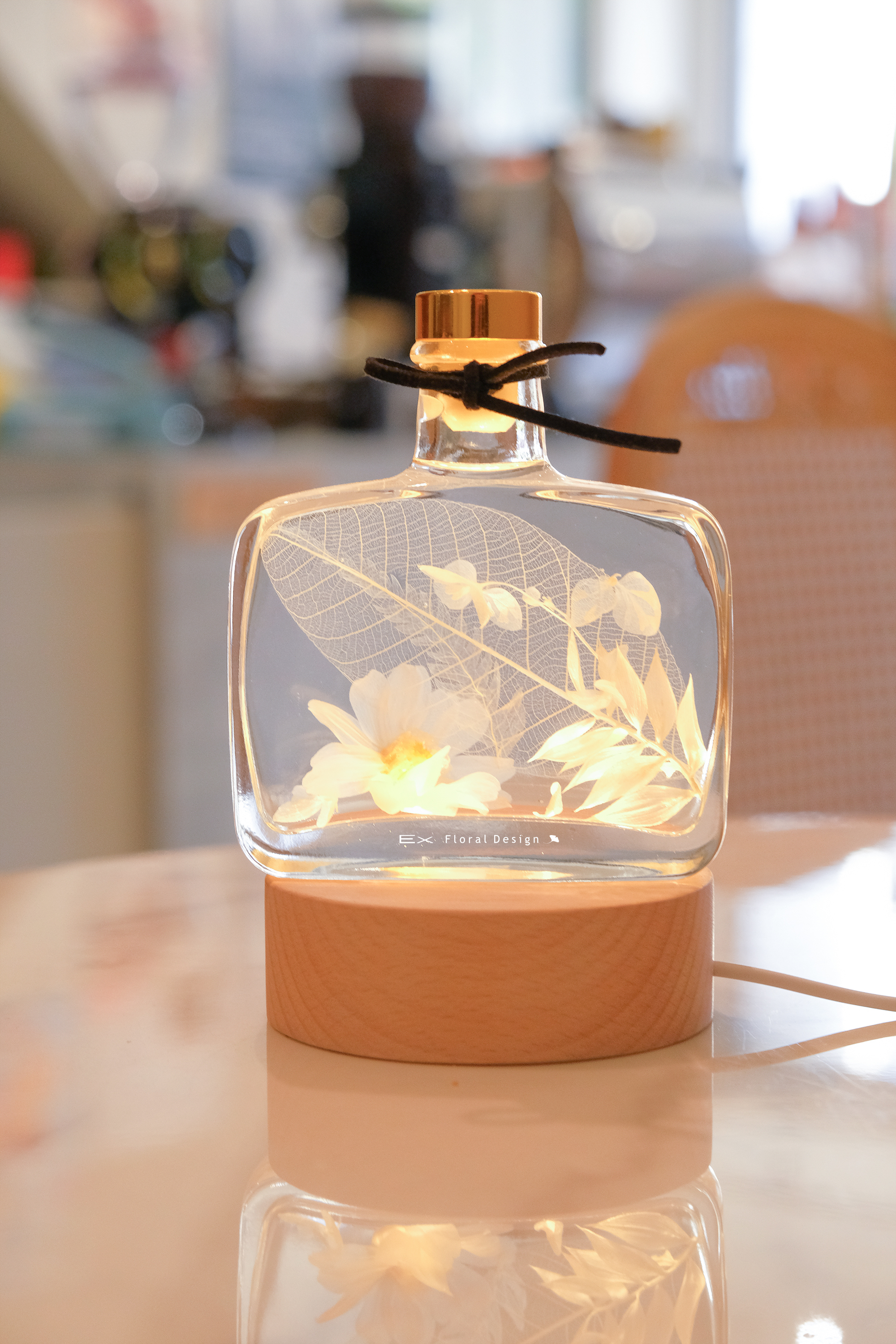 悠夢花 ‧ 賓士白 " 附LED木製燈座 "