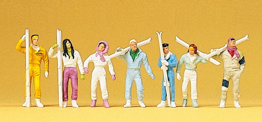 Preiser 10316 HO scale, Winter athletes with skis