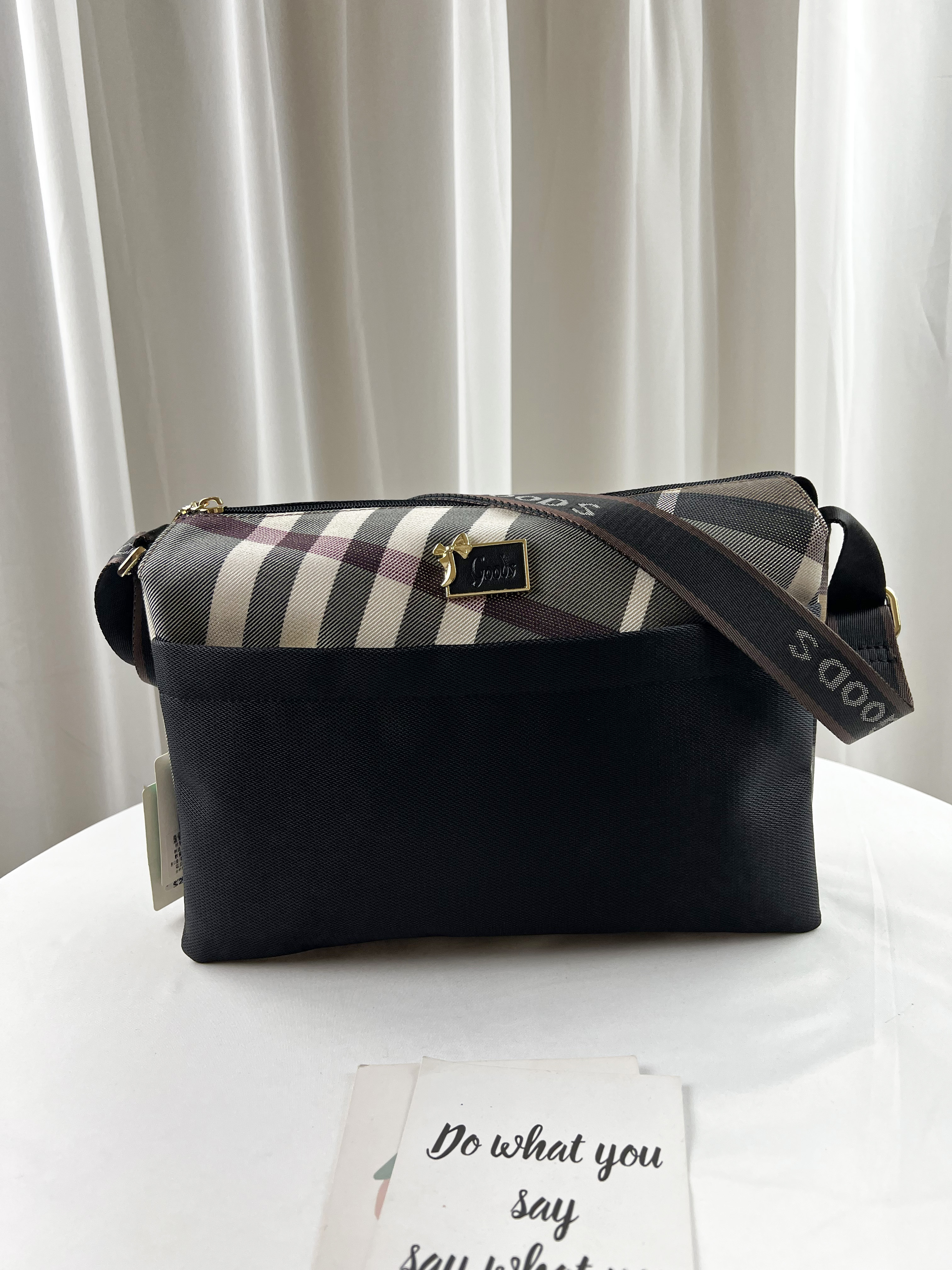 GOODS 金線大格黑防潑水側背包  #29503