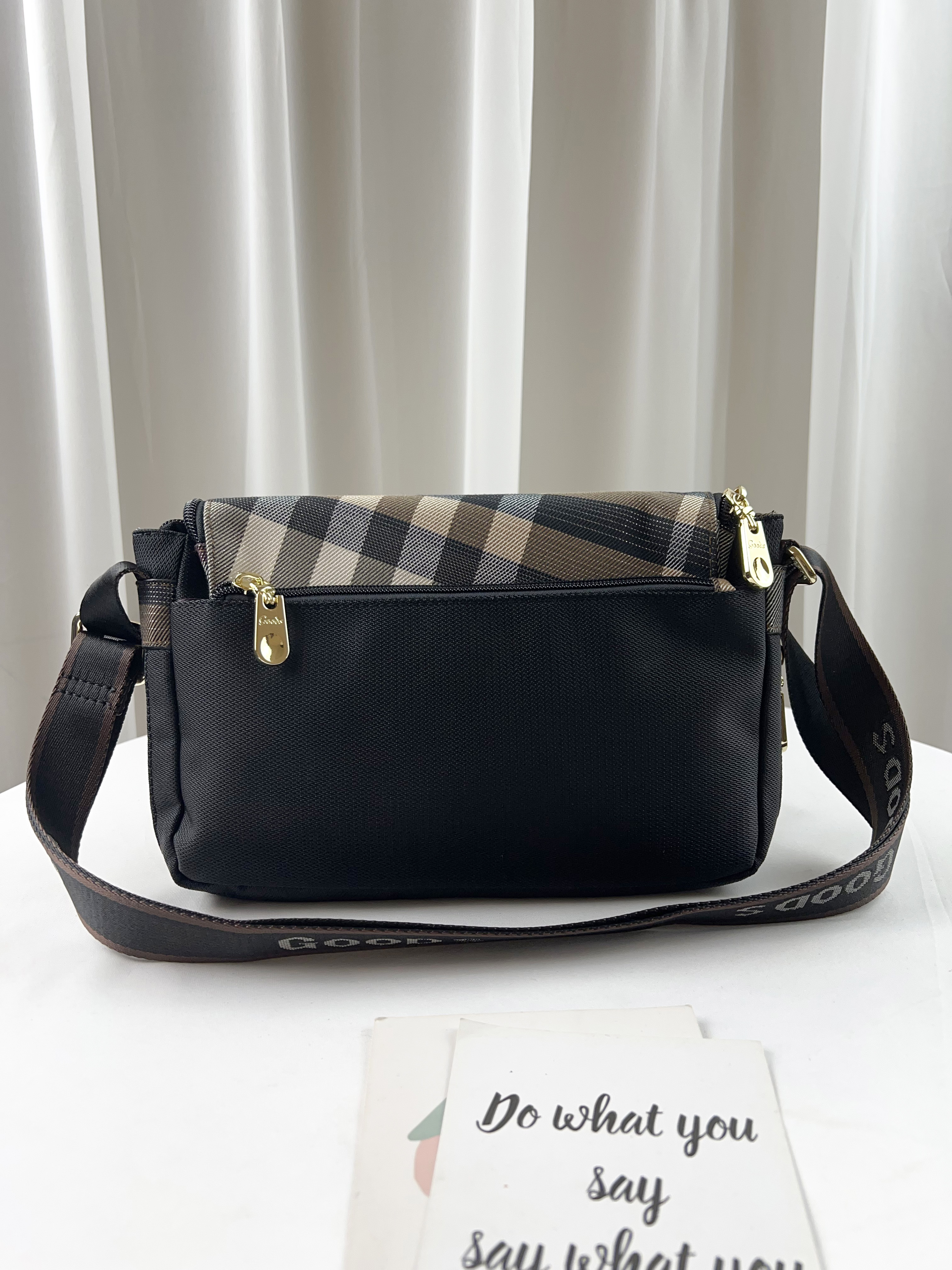 GOODS 金線大格黑防潑水側背包 #2253