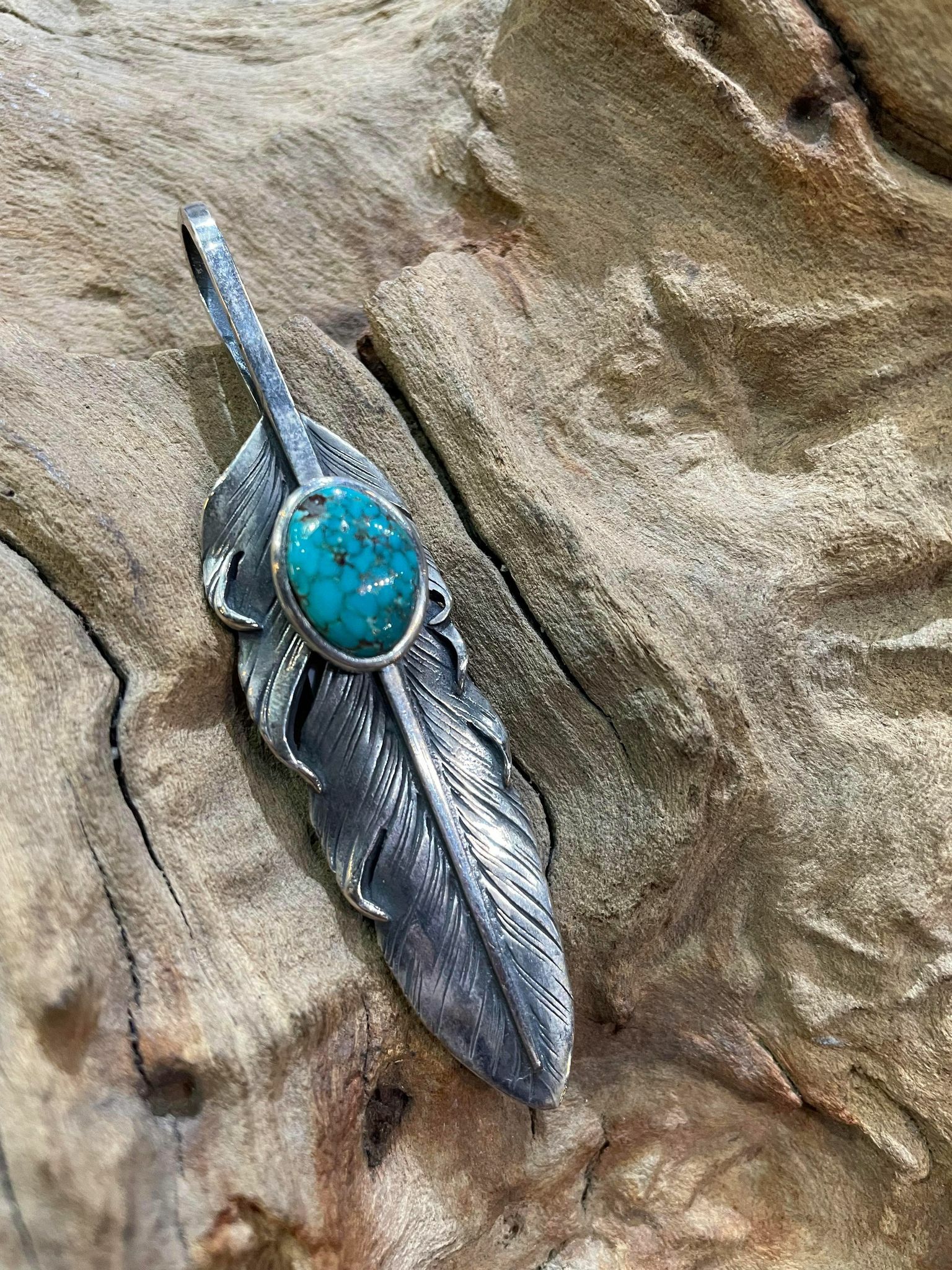 *Black Venom Jewelry-Freedom & Prayer XL(8cm)鑲美國Bisbee松石銀羽。