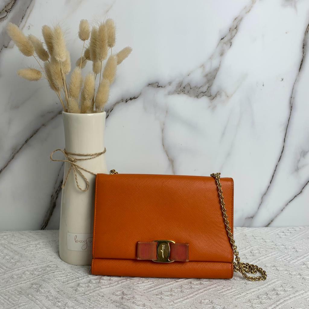 Ferragamo vara bow woc