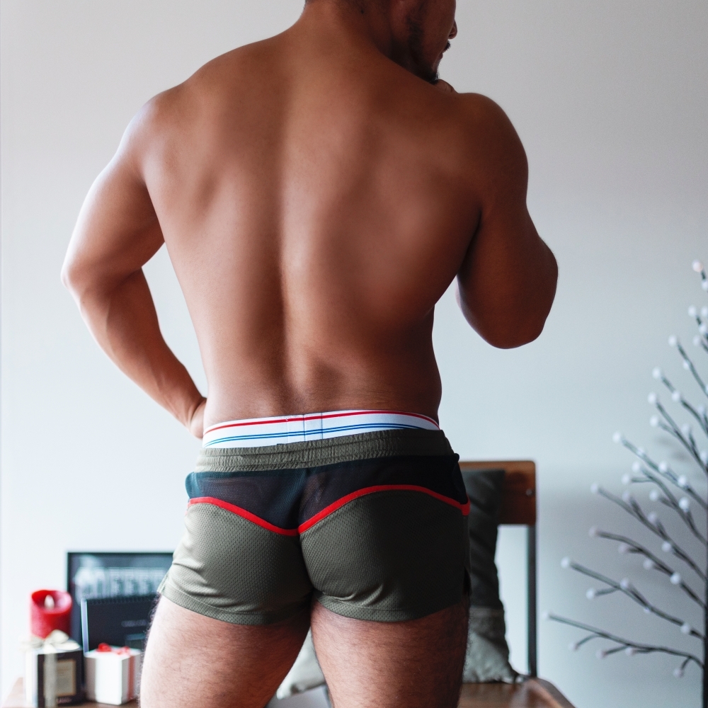 UP For Fun Mini 超短運動褲 軍墨綠/紅