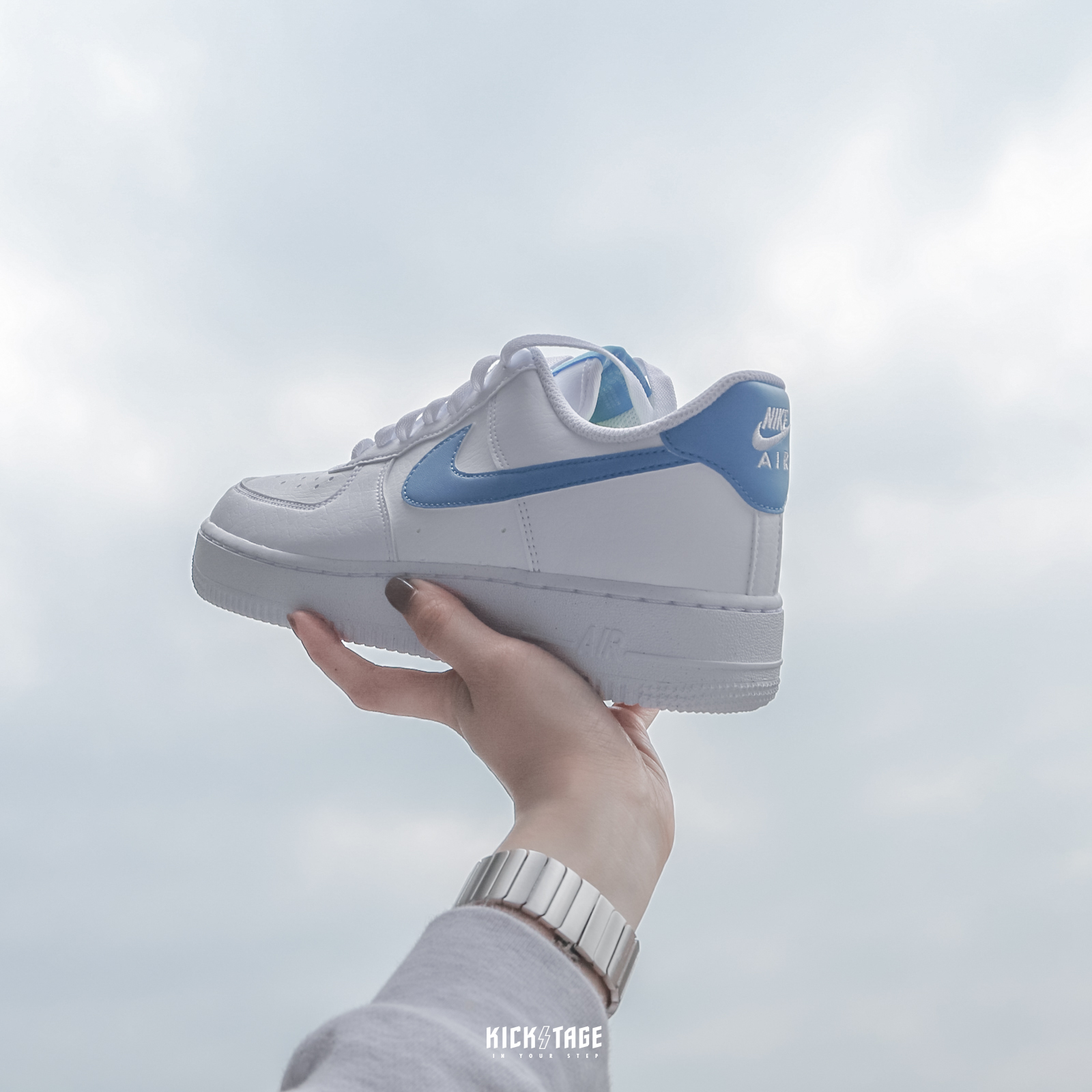 NIKE AIR FORCE 1 寶寶藍全白AF1 金鞋扣低筒休閒鞋【DN1430-100】