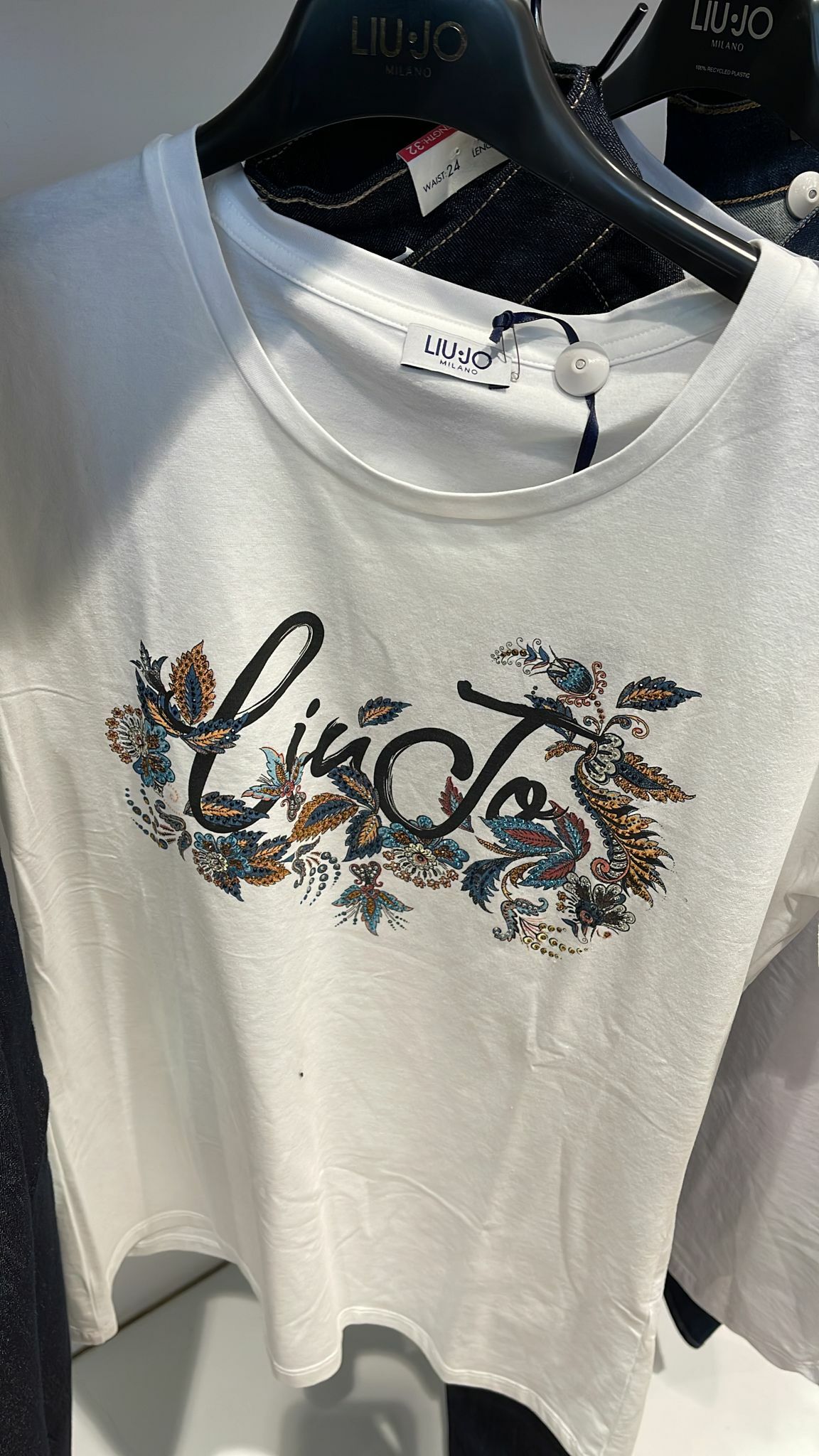 [E] LIU JO SIGNATURE WITH DESIGN TEE,WHITE, WA1569-J0250 (ELJ13)